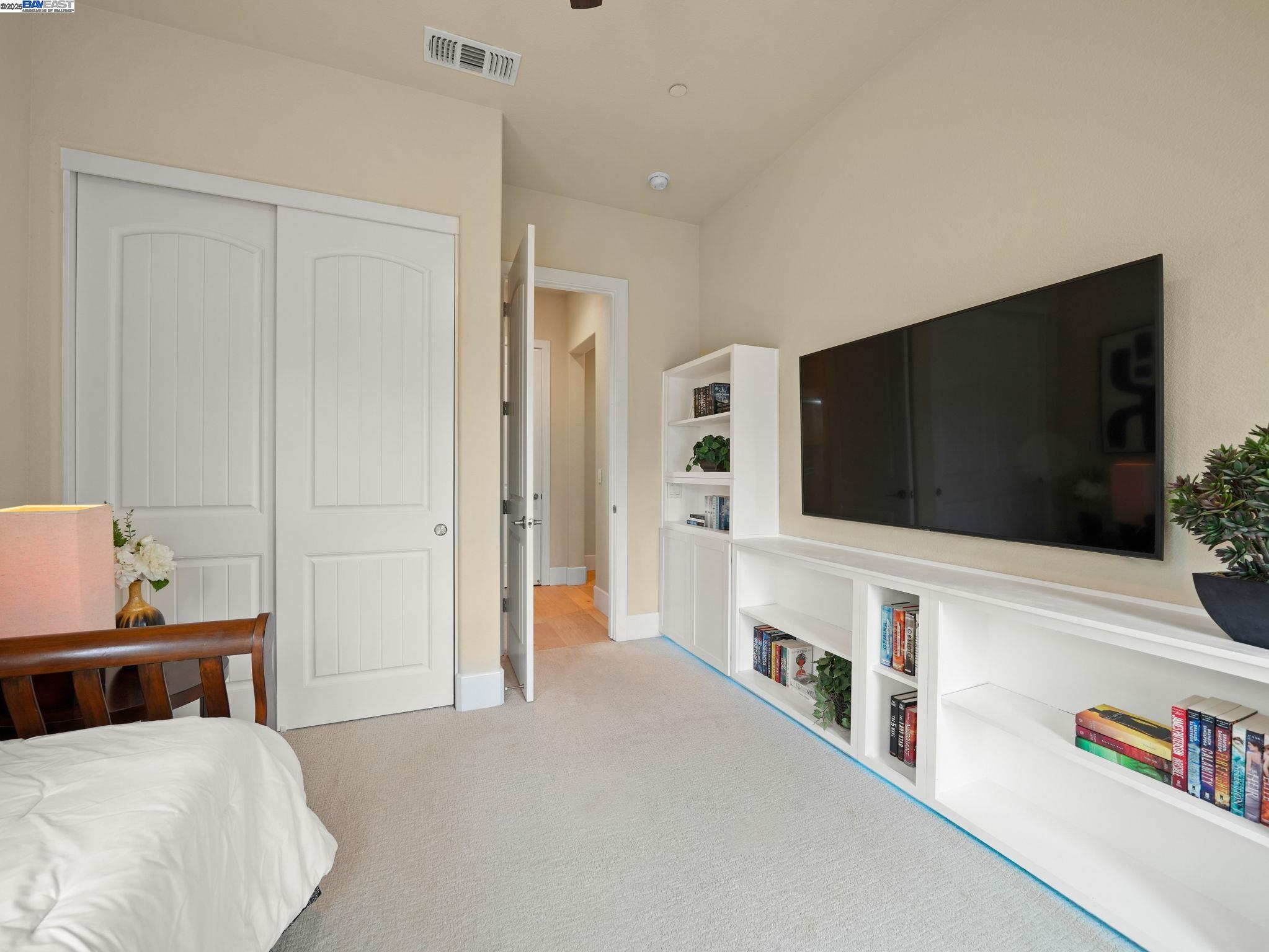 Detail Gallery Image 3 of 44 For 7211 Kylemore Ct, Dublin,  CA 94568 - 5 Beds | 3 Baths