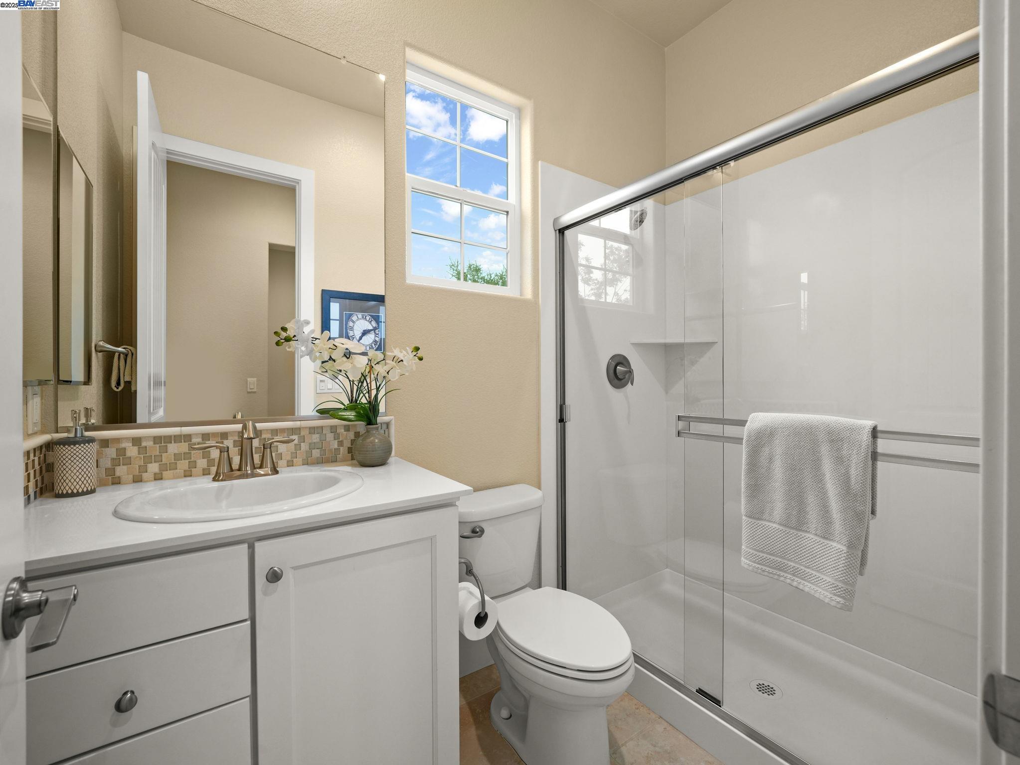 Detail Gallery Image 4 of 44 For 7211 Kylemore Ct, Dublin,  CA 94568 - 5 Beds | 3 Baths