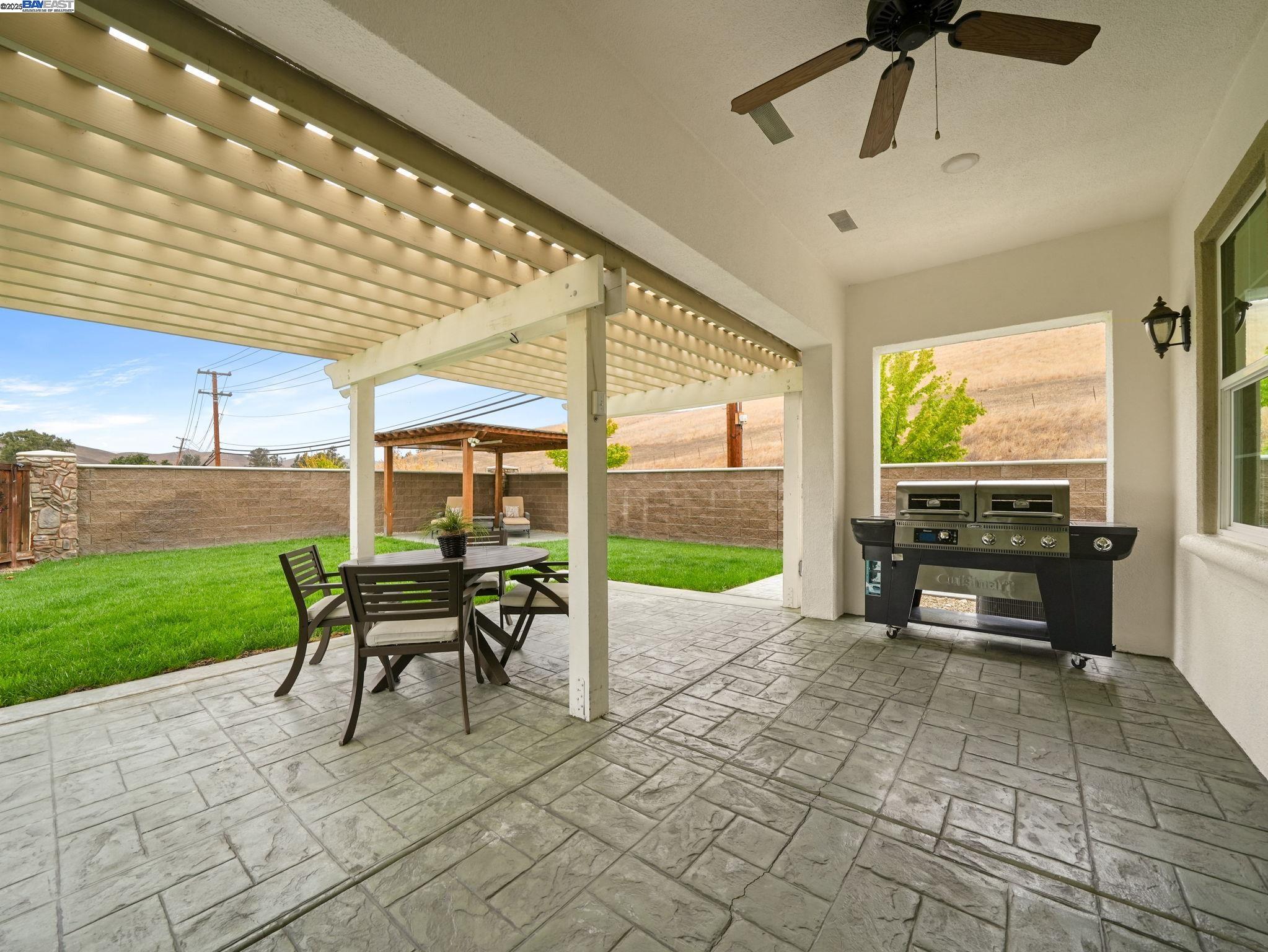 Detail Gallery Image 38 of 44 For 7211 Kylemore Ct, Dublin,  CA 94568 - 5 Beds | 3 Baths