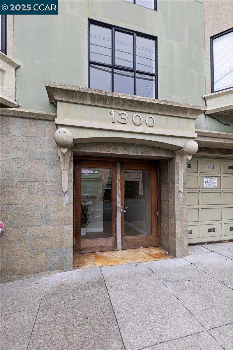 Detail Gallery Image 2 of 33 For 1300 7th Avenue #1,  San Francisco,  CA 94122 - 2 Beds | 1/1 Baths