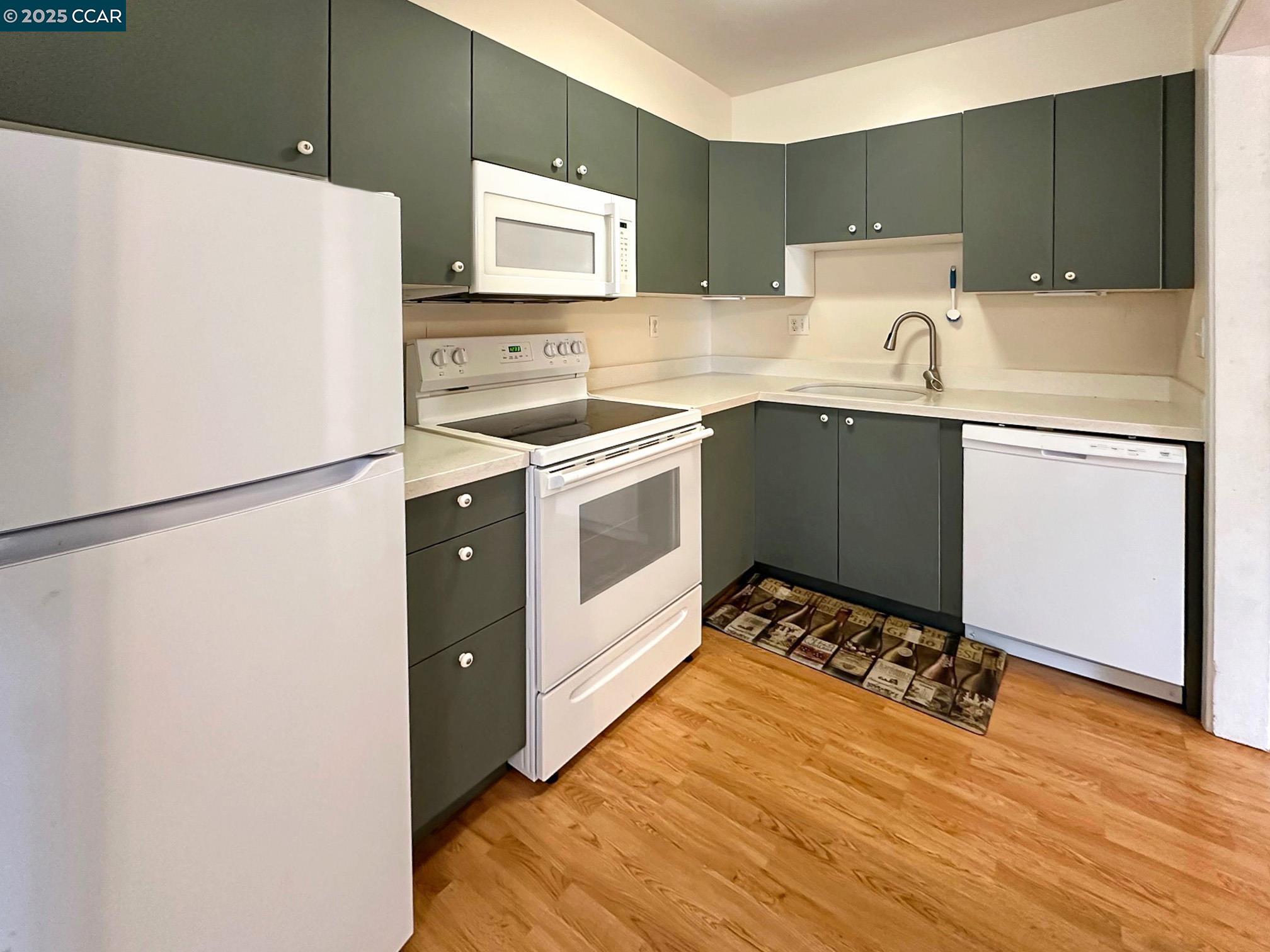 Photo #11: 41111594 Listing: Photo #11