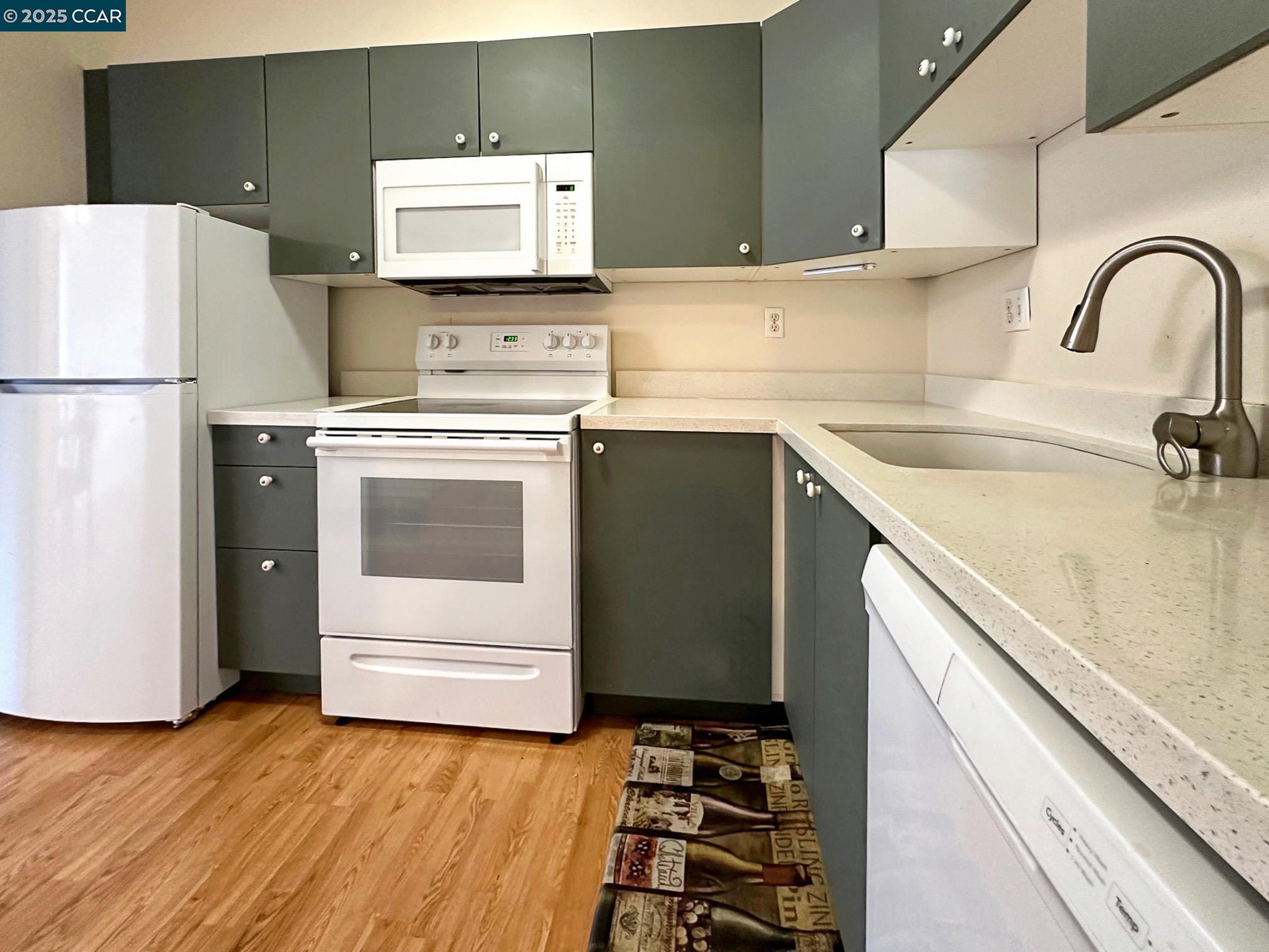 Photo #12: 41111594 Listing: Photo #12