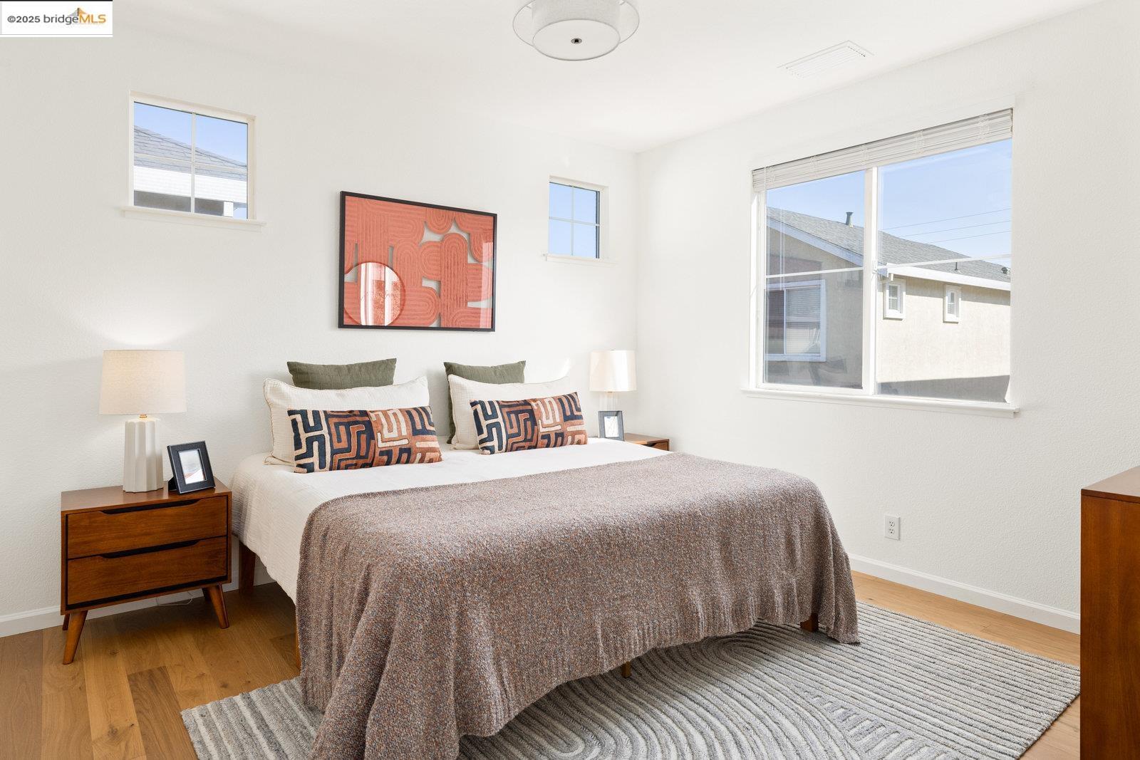 Detail Gallery Image 17 of 50 For 8 Sanderling Ct, Alameda,  CA 94501 - 4 Beds | 2/1 Baths