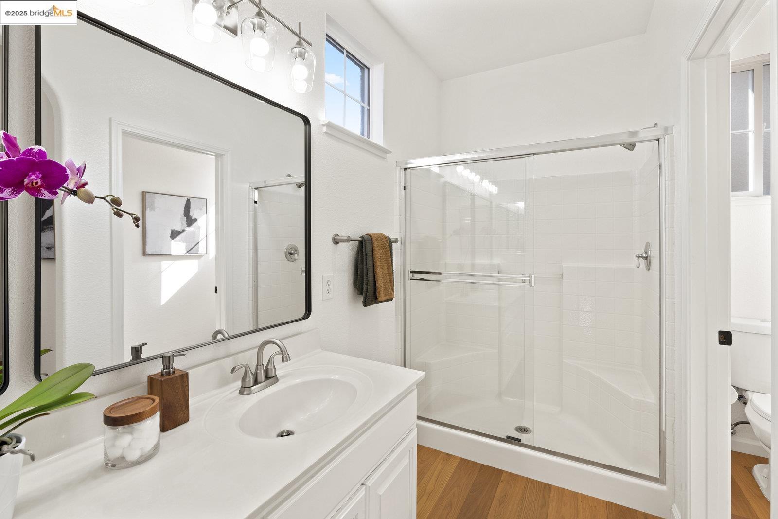 Detail Gallery Image 21 of 50 For 8 Sanderling Ct, Alameda,  CA 94501 - 4 Beds | 2/1 Baths