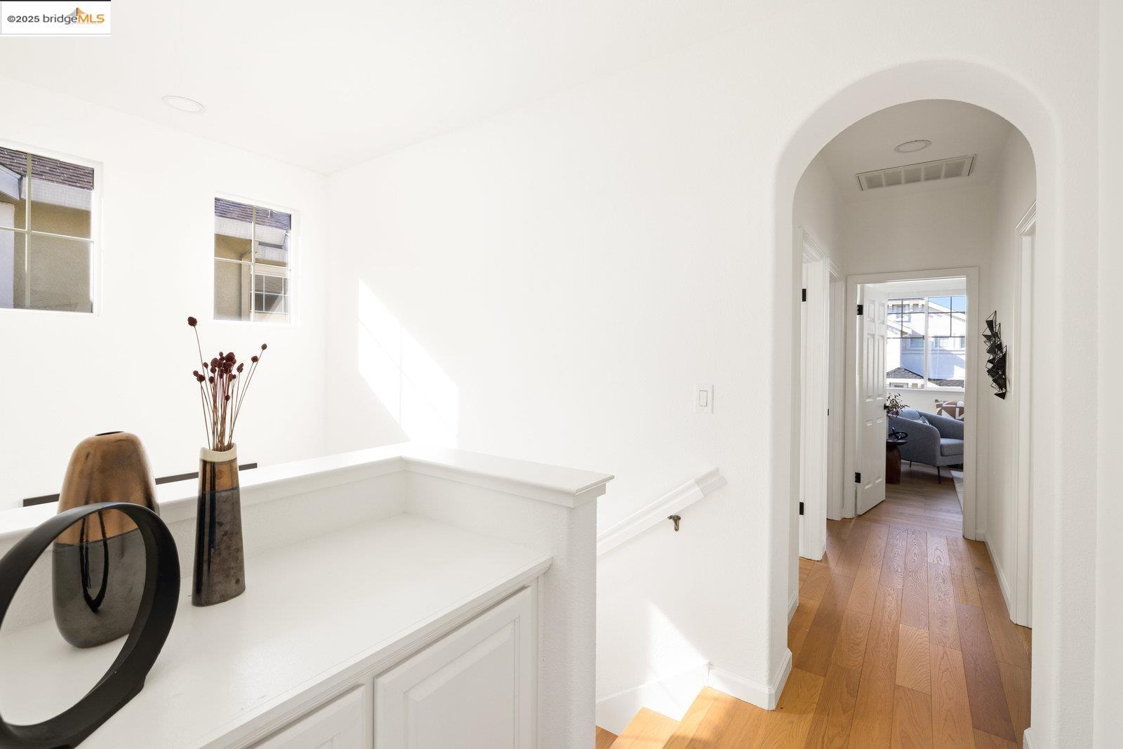 Detail Gallery Image 22 of 50 For 8 Sanderling Ct, Alameda,  CA 94501 - 4 Beds | 2/1 Baths