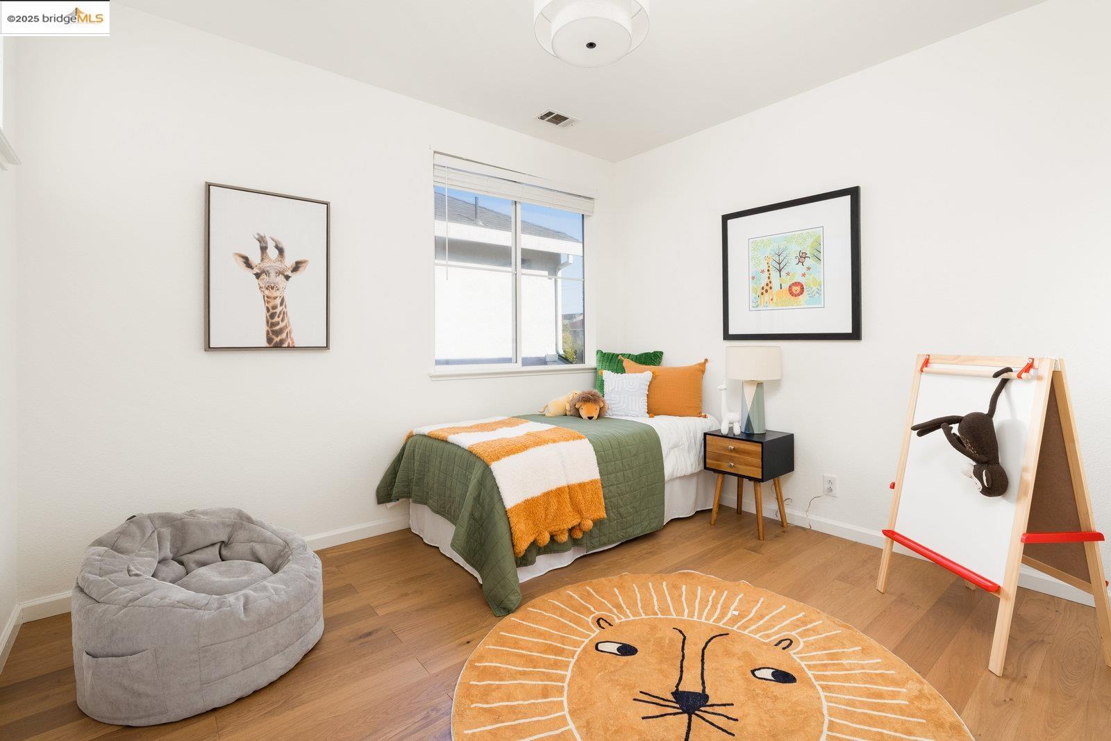 Detail Gallery Image 23 of 50 For 8 Sanderling Ct, Alameda,  CA 94501 - 4 Beds | 2/1 Baths