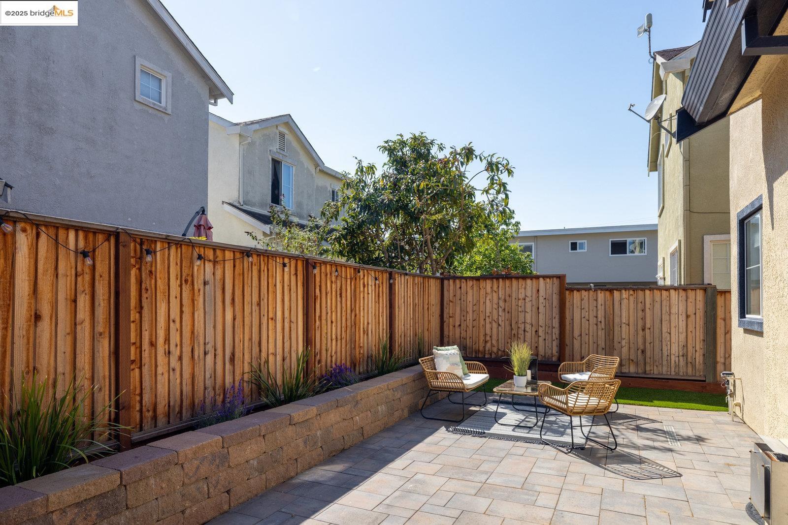 Detail Gallery Image 35 of 50 For 8 Sanderling Ct, Alameda,  CA 94501 - 4 Beds | 2/1 Baths