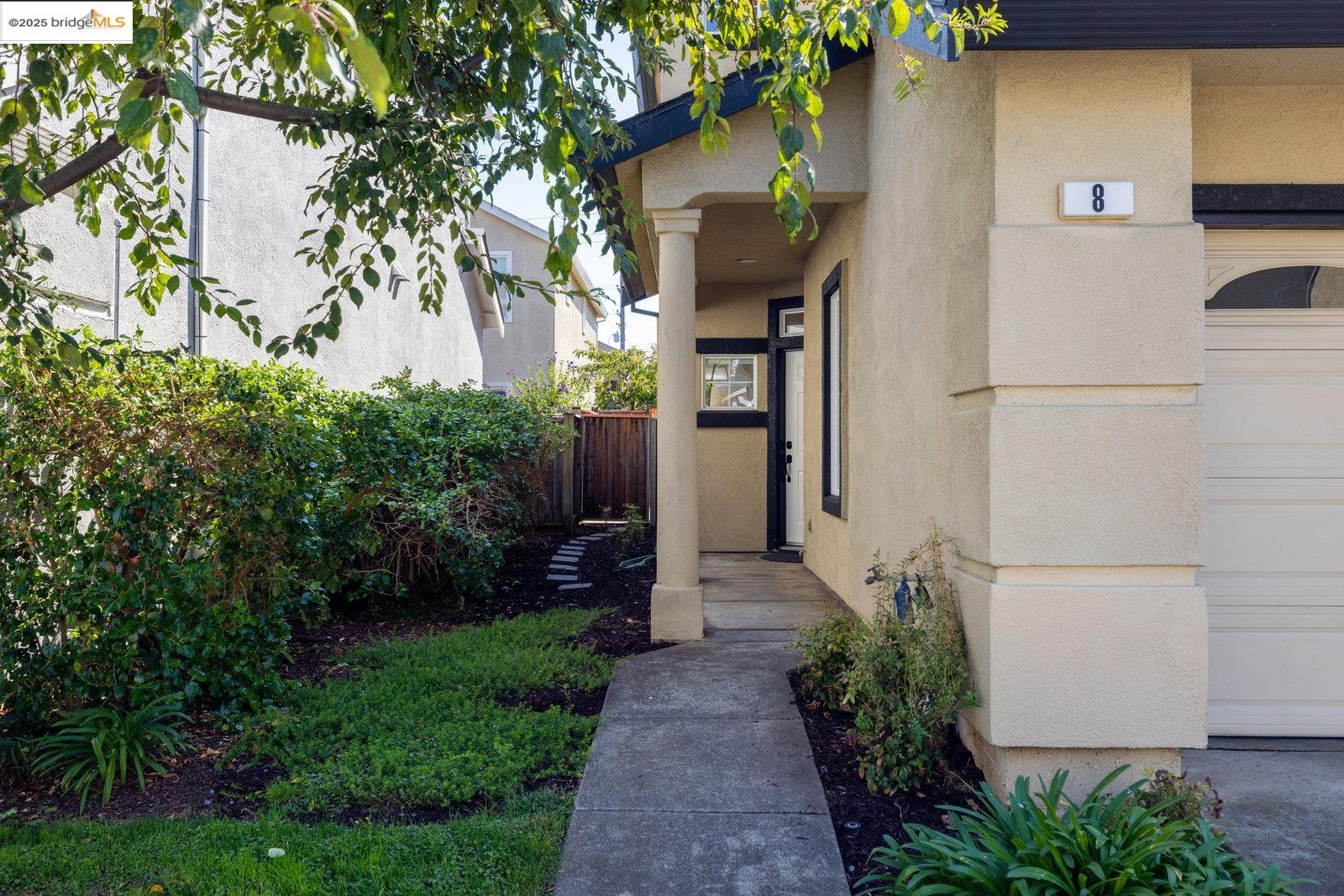 Detail Gallery Image 4 of 50 For 8 Sanderling Ct, Alameda,  CA 94501 - 4 Beds | 2/1 Baths