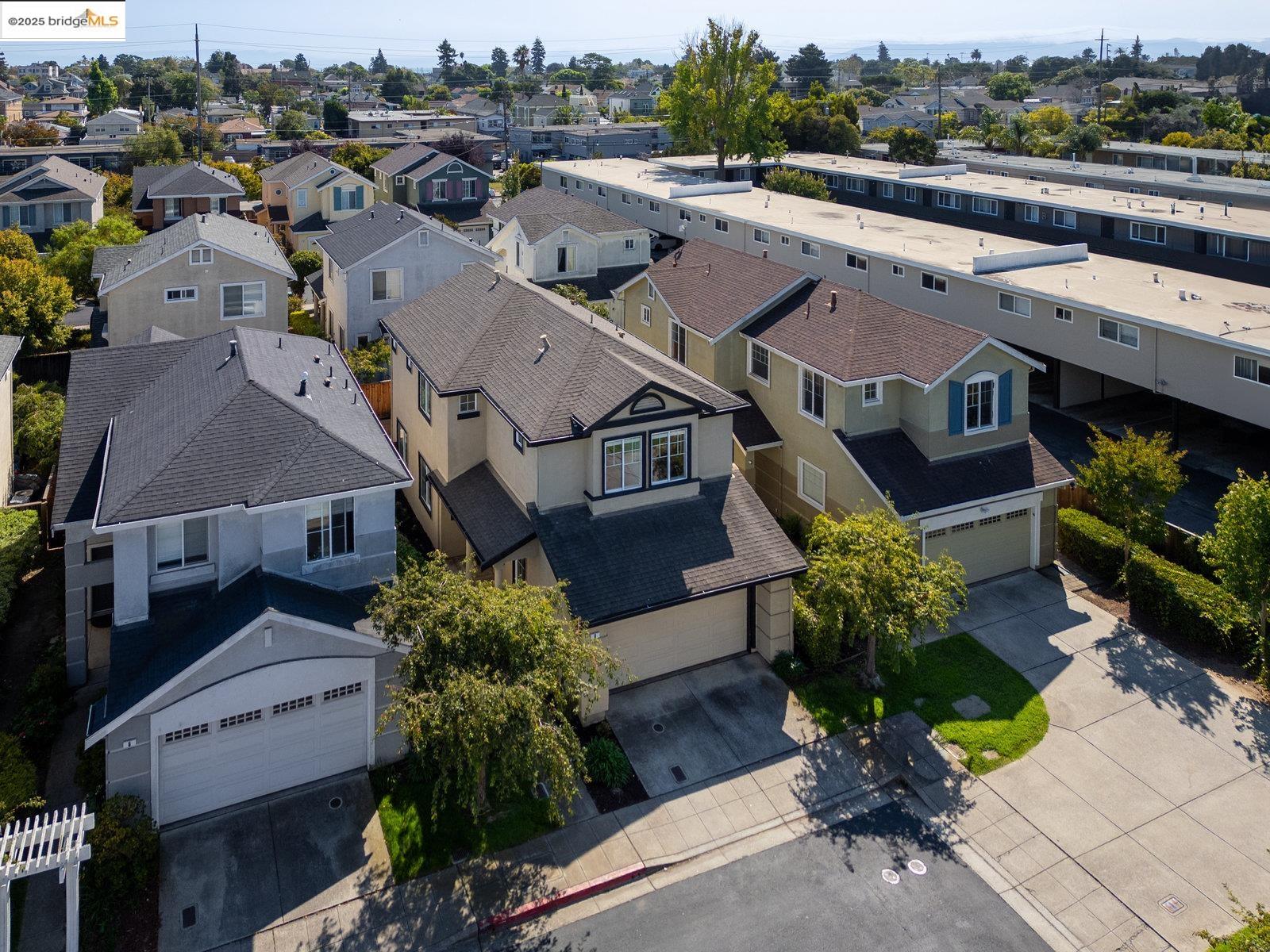 Detail Gallery Image 43 of 50 For 8 Sanderling Ct, Alameda,  CA 94501 - 4 Beds | 2/1 Baths