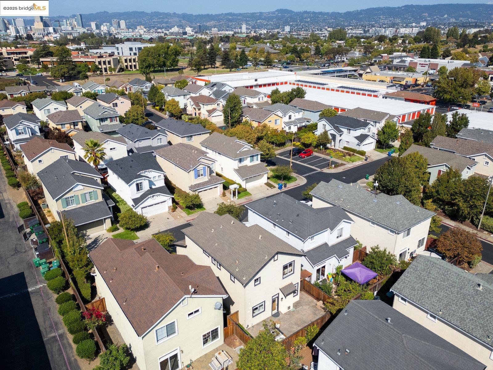 Detail Gallery Image 45 of 50 For 8 Sanderling Ct, Alameda,  CA 94501 - 4 Beds | 2/1 Baths