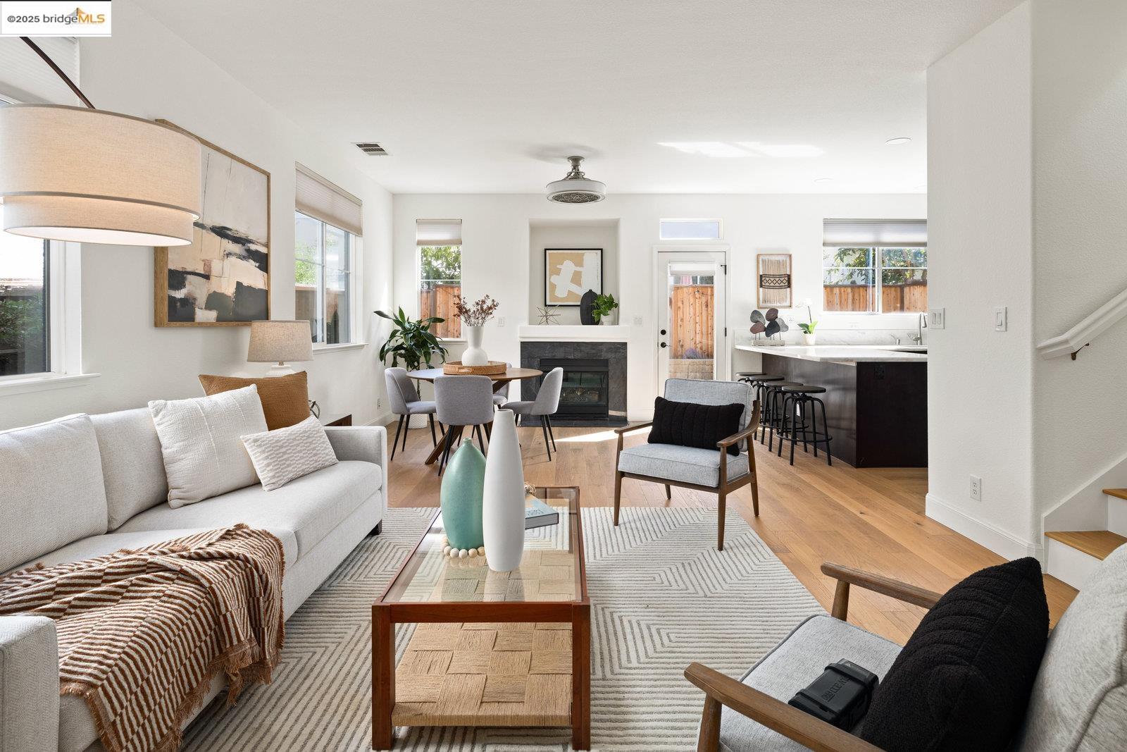 Detail Gallery Image 7 of 50 For 8 Sanderling Ct, Alameda,  CA 94501 - 4 Beds | 2/1 Baths
