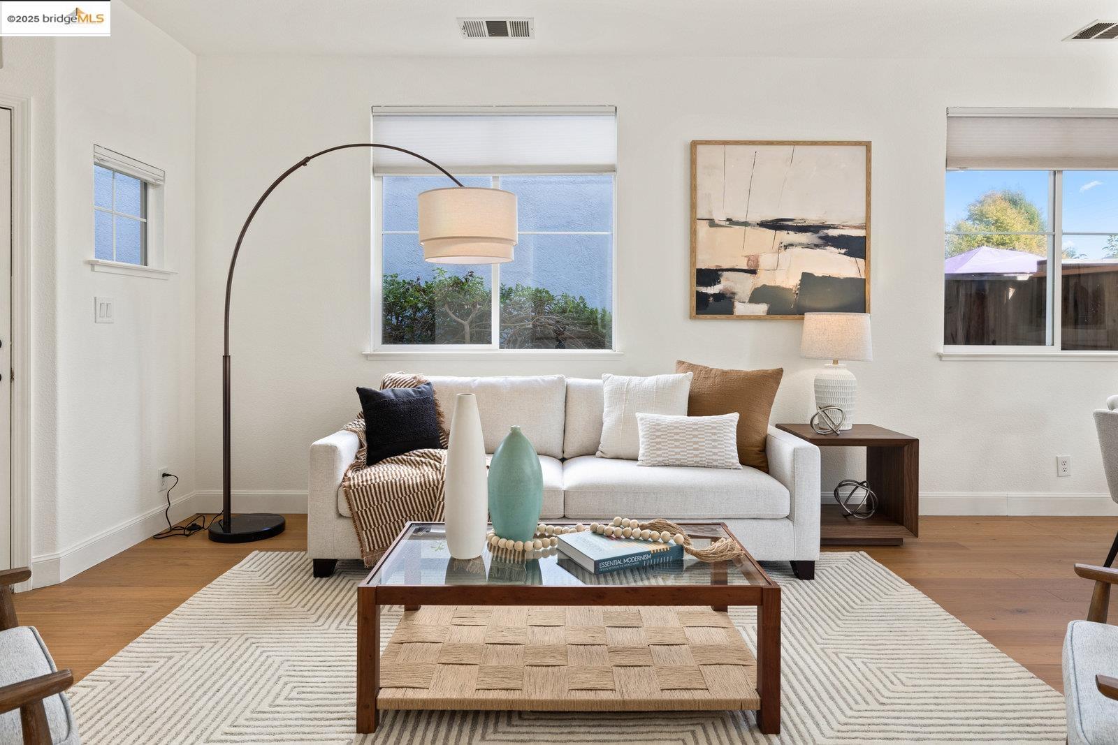 Detail Gallery Image 9 of 50 For 8 Sanderling Ct, Alameda,  CA 94501 - 4 Beds | 2/1 Baths