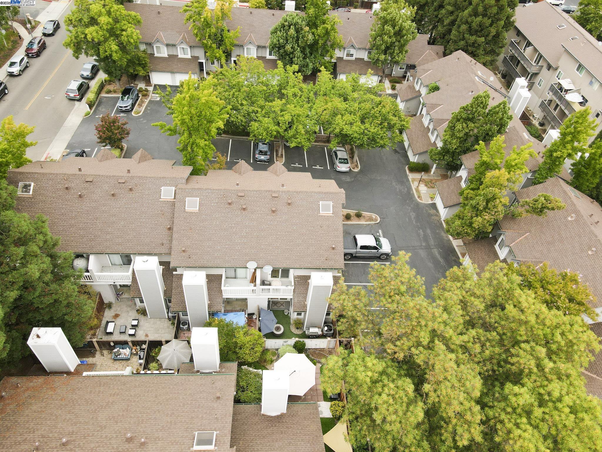 Detail Gallery Image 31 of 36 For 262 Birch Creek Dr, Pleasanton,  CA 94566 - 2 Beds | 2/1 Baths