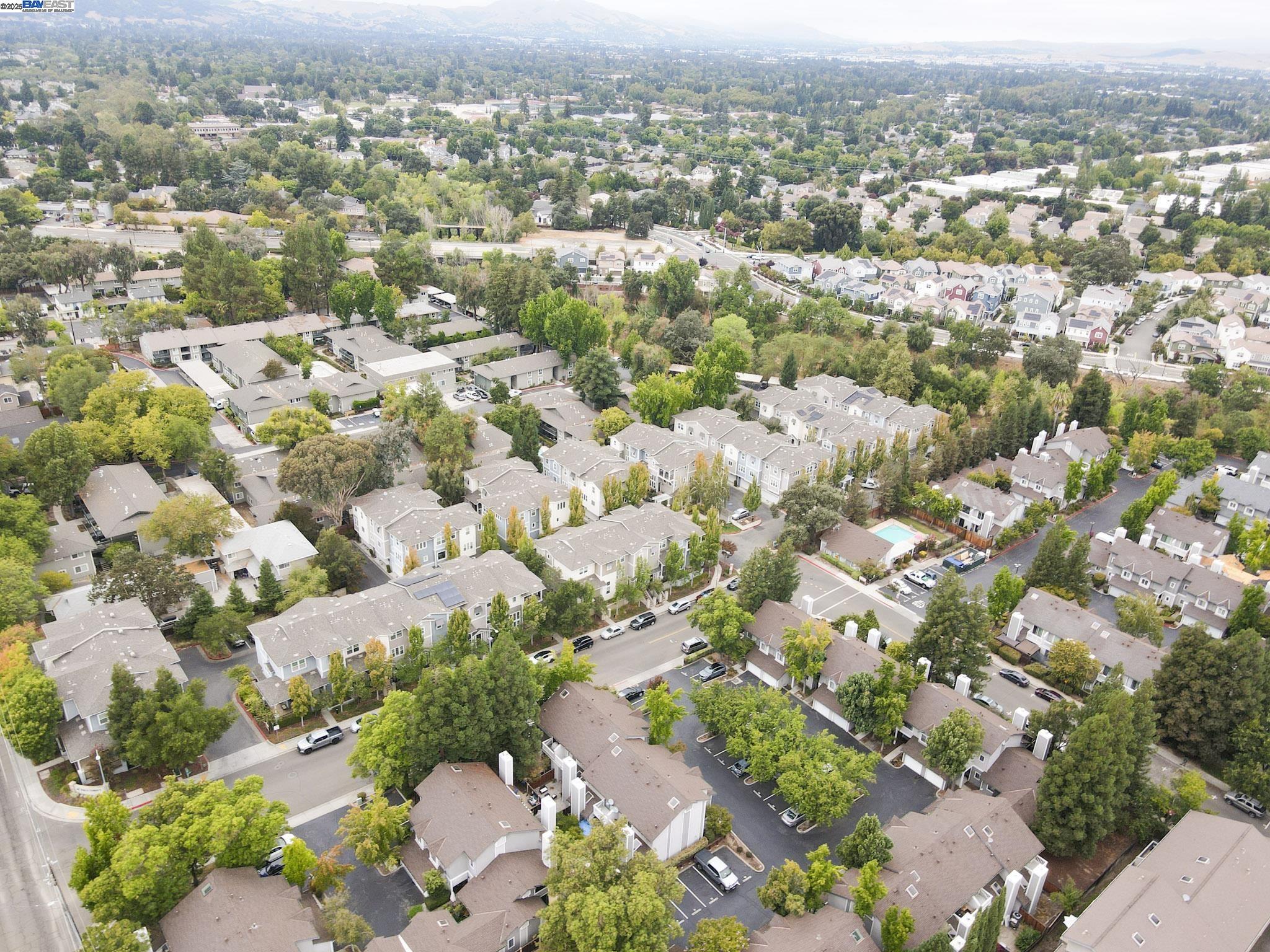 Detail Gallery Image 32 of 36 For 262 Birch Creek Dr, Pleasanton,  CA 94566 - 2 Beds | 2/1 Baths