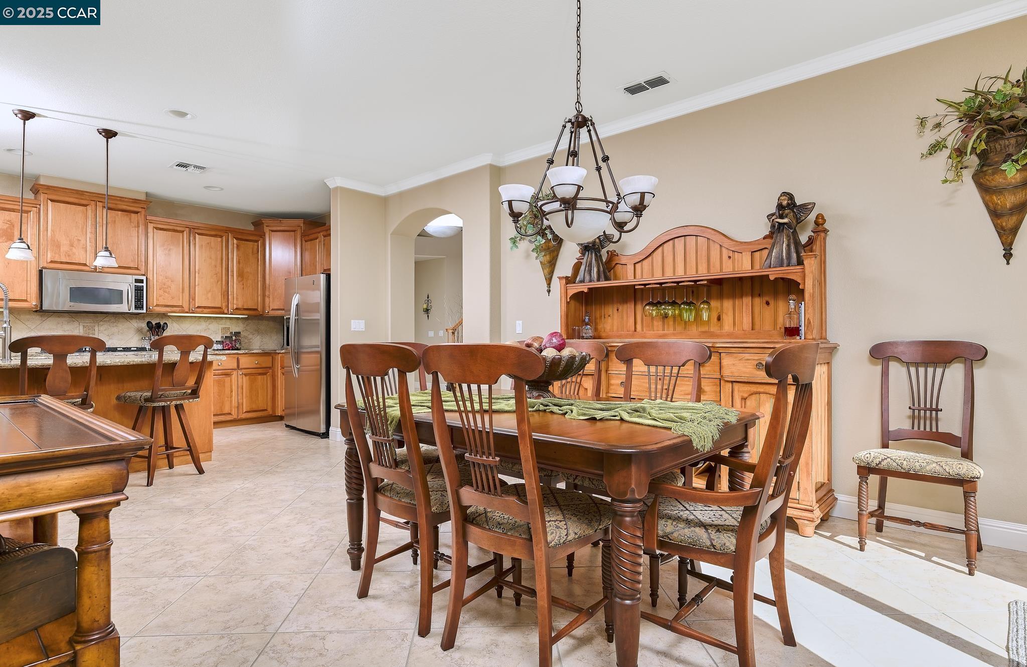 Detail Gallery Image 12 of 52 For 119 Clifton Ct, Ripon,  CA 95366 - 5 Beds | 3 Baths