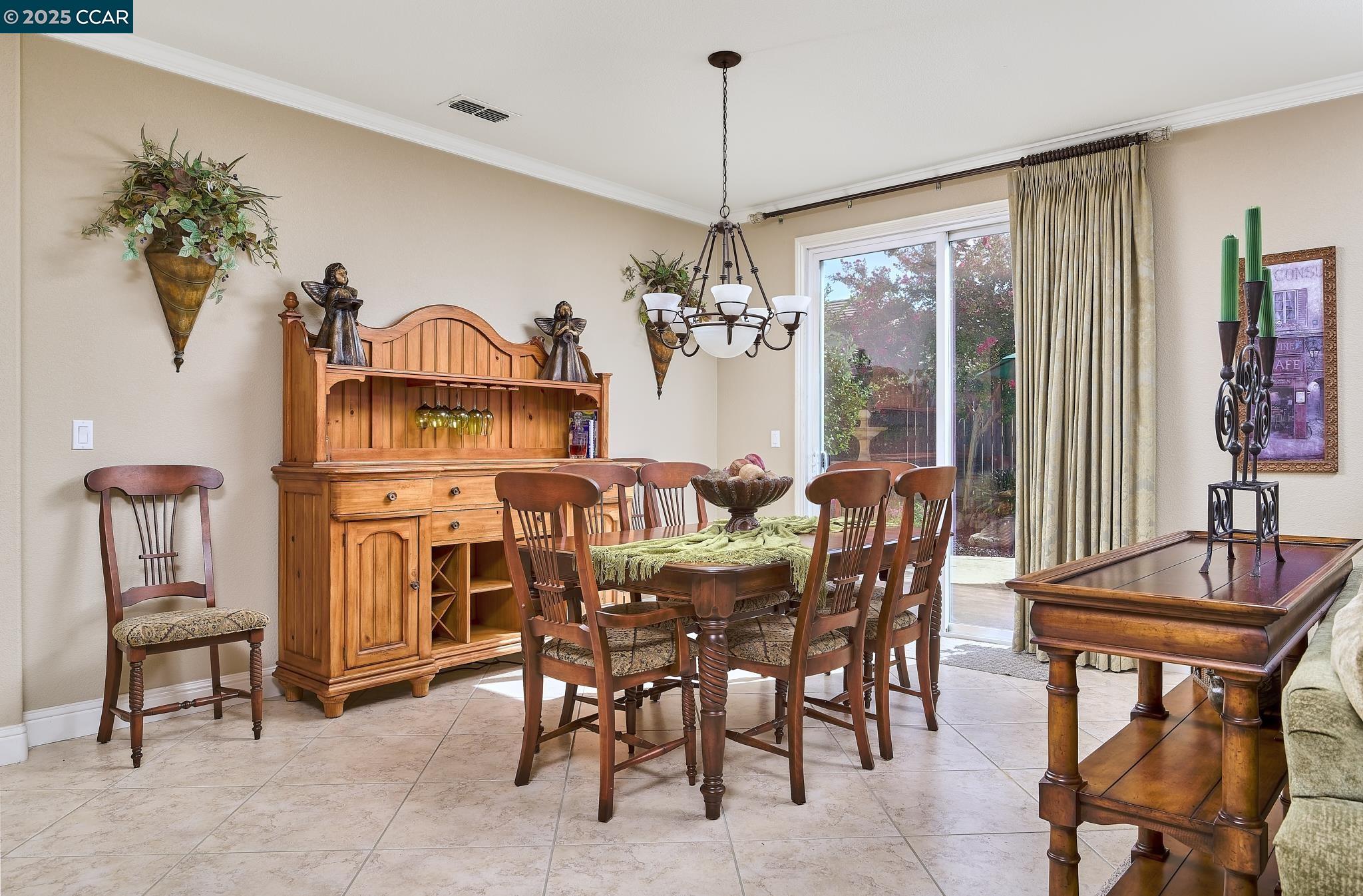 Detail Gallery Image 13 of 52 For 119 Clifton Ct, Ripon,  CA 95366 - 5 Beds | 3 Baths