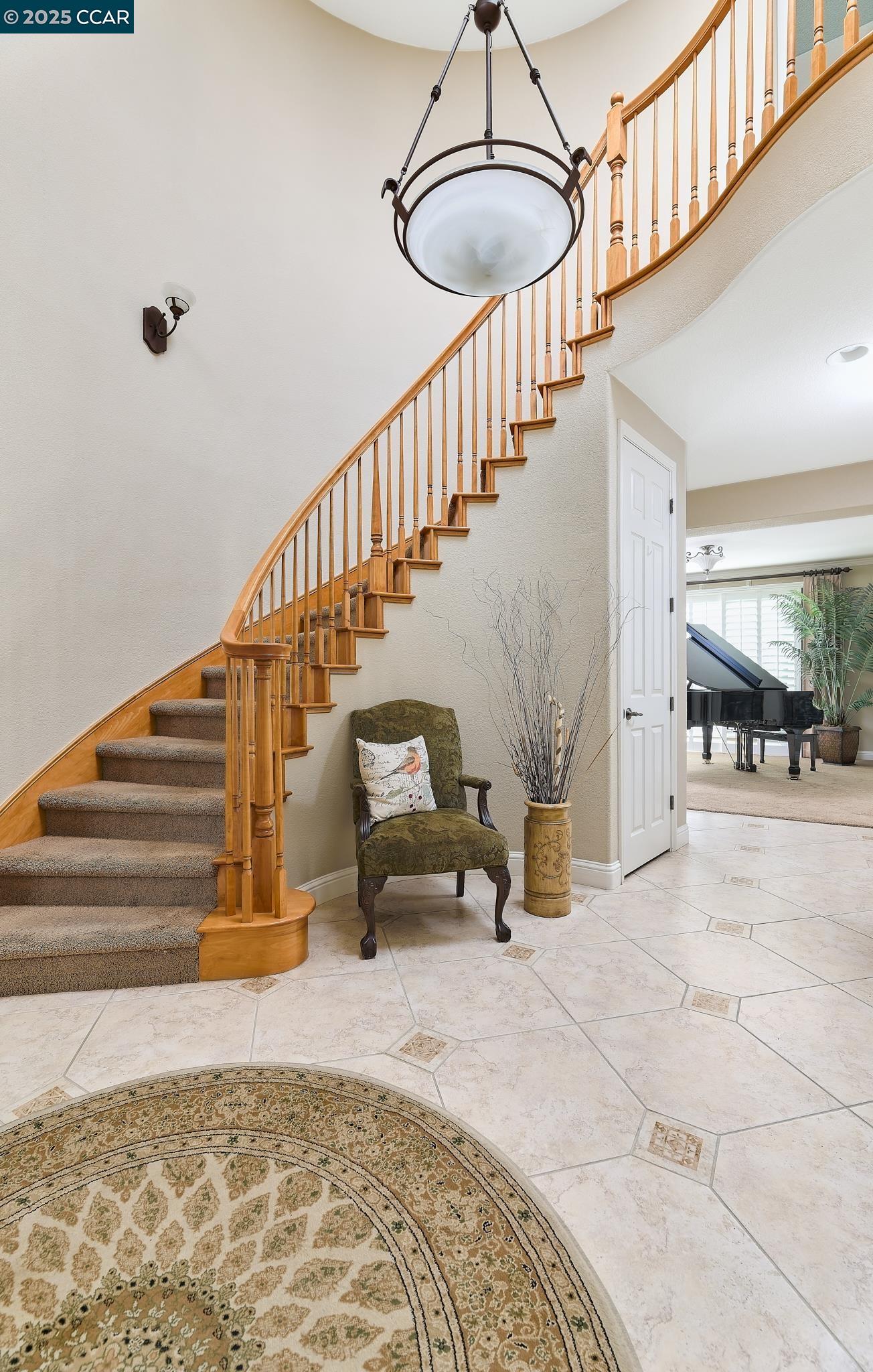Detail Gallery Image 5 of 52 For 119 Clifton Ct, Ripon,  CA 95366 - 5 Beds | 3 Baths