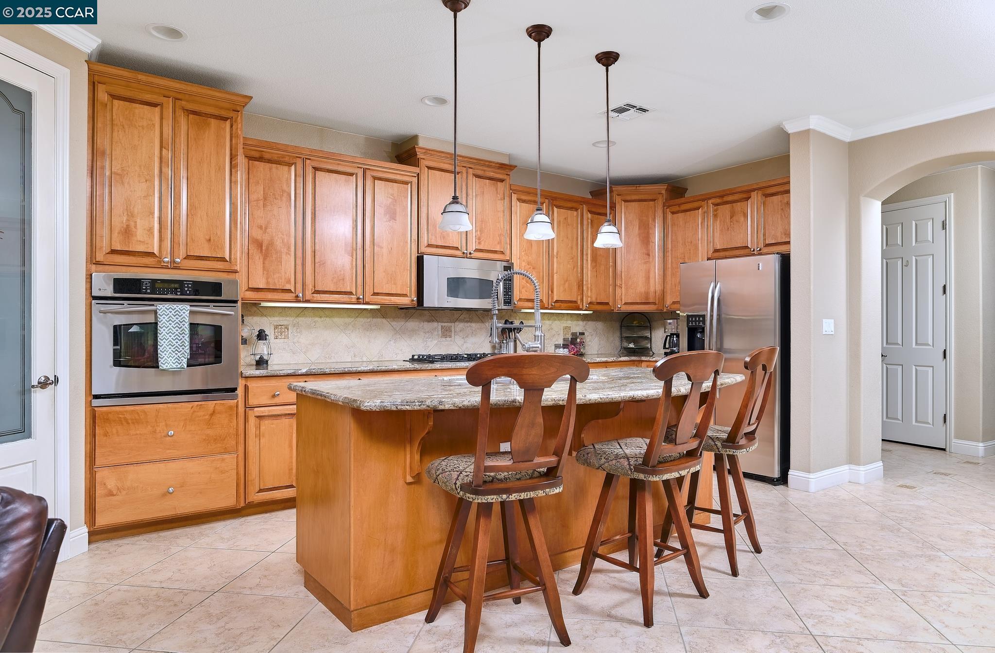 Detail Gallery Image 6 of 52 For 119 Clifton Ct, Ripon,  CA 95366 - 5 Beds | 3 Baths
