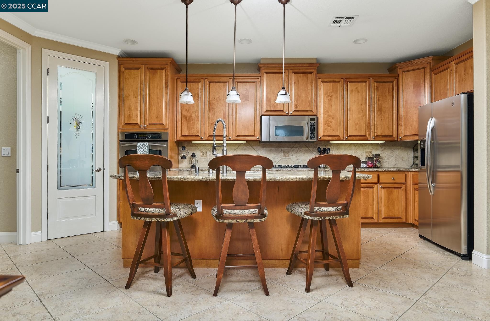 Detail Gallery Image 8 of 52 For 119 Clifton Ct, Ripon,  CA 95366 - 5 Beds | 3 Baths
