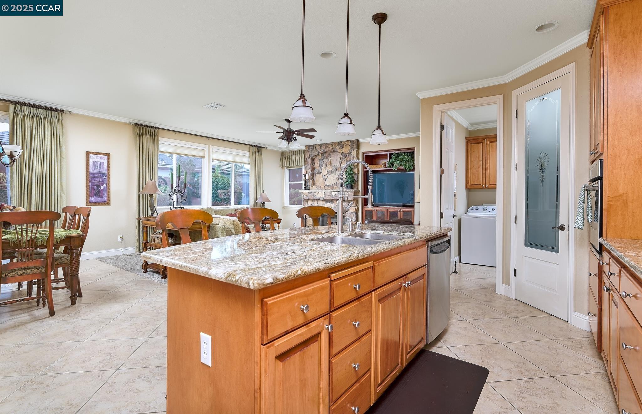 Detail Gallery Image 9 of 52 For 119 Clifton Ct, Ripon,  CA 95366 - 5 Beds | 3 Baths