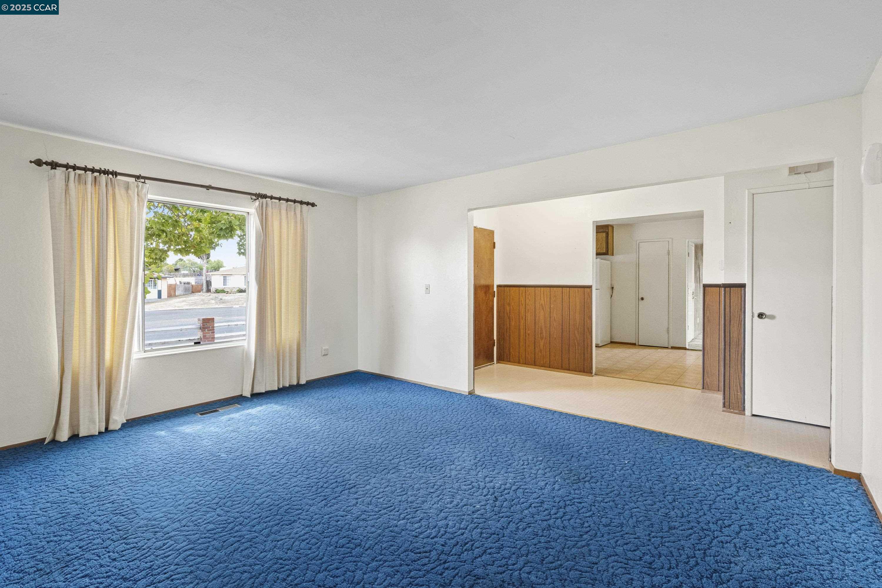 Detail Gallery Image 2 of 16 For 26 Orinda Ln, Pittsburg,  CA 94565 - 4 Beds | 2 Baths