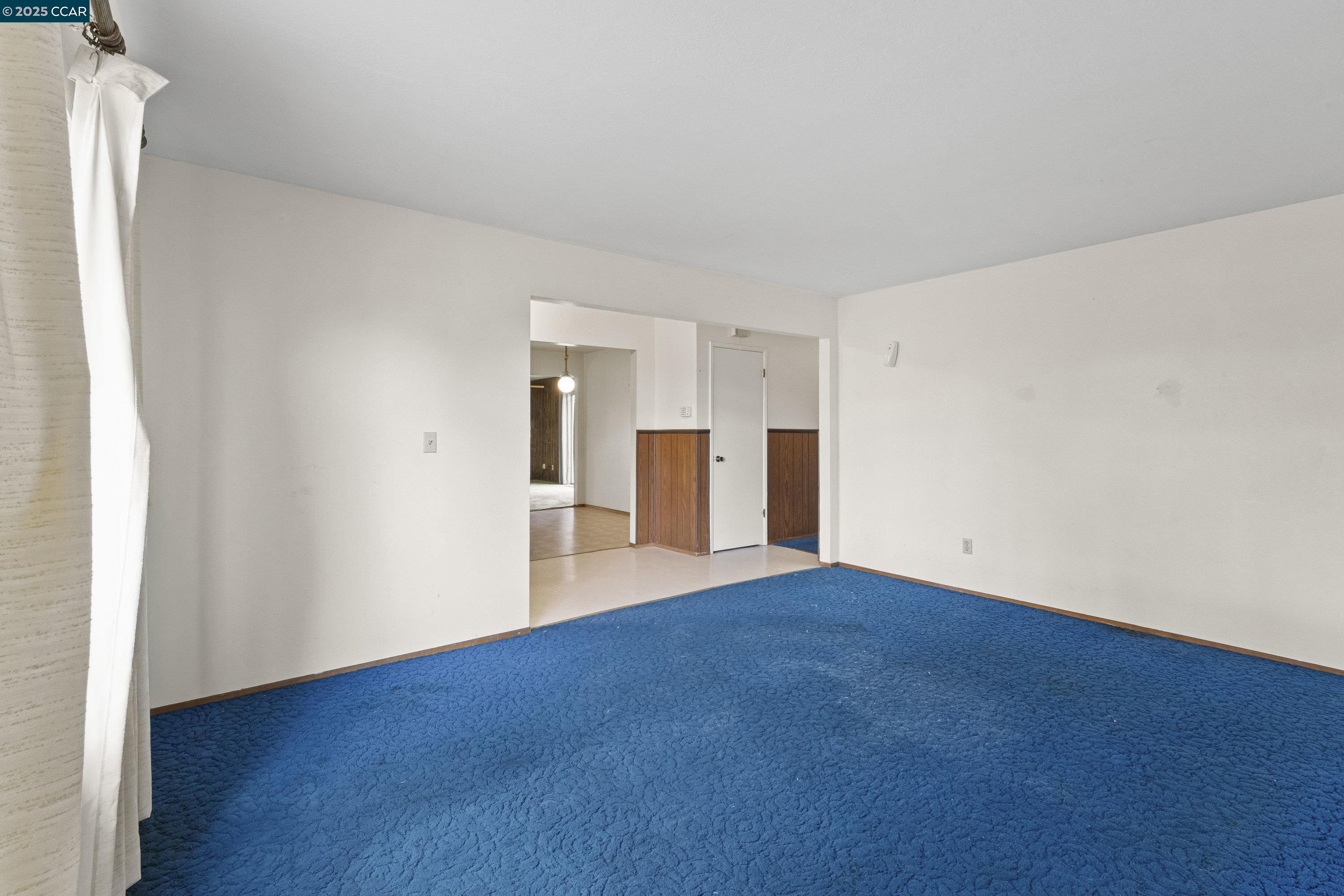 Detail Gallery Image 3 of 16 For 26 Orinda Ln, Pittsburg,  CA 94565 - 4 Beds | 2 Baths