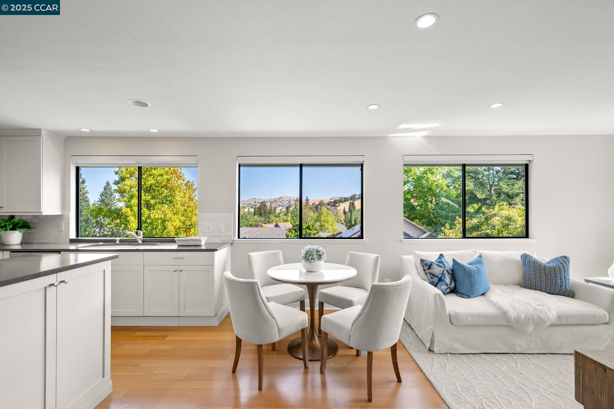 Detail Gallery Image 13 of 52 For 1305 Chesterton Way, Walnut Creek,  CA 94596 - 3 Beds | 2/1 Baths