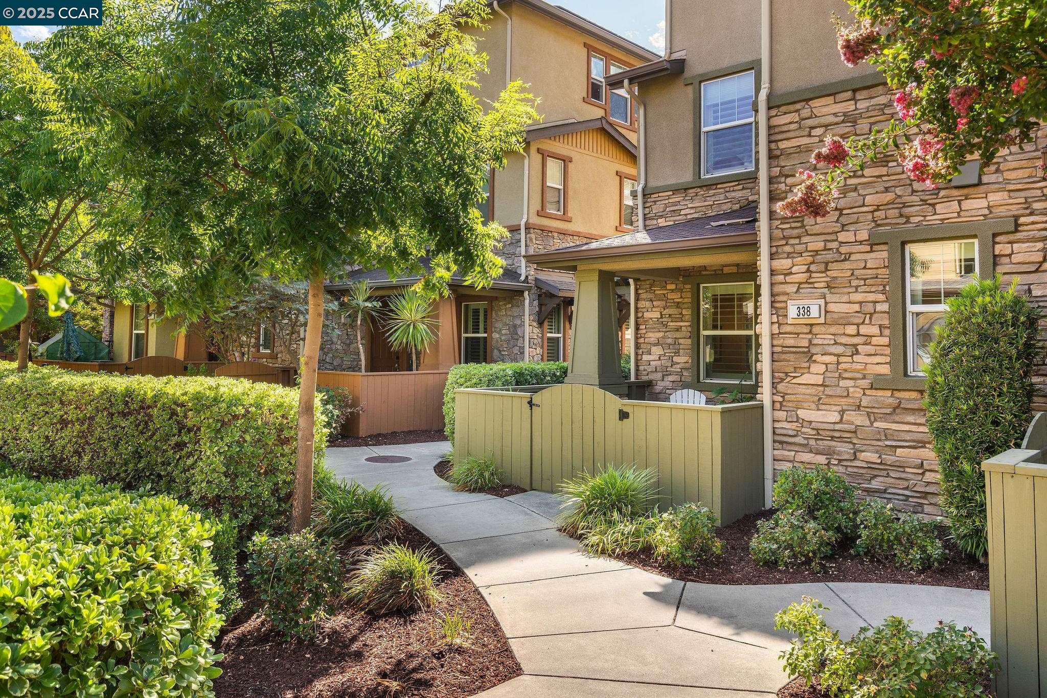 Photo #2: 41111603 Listing 
