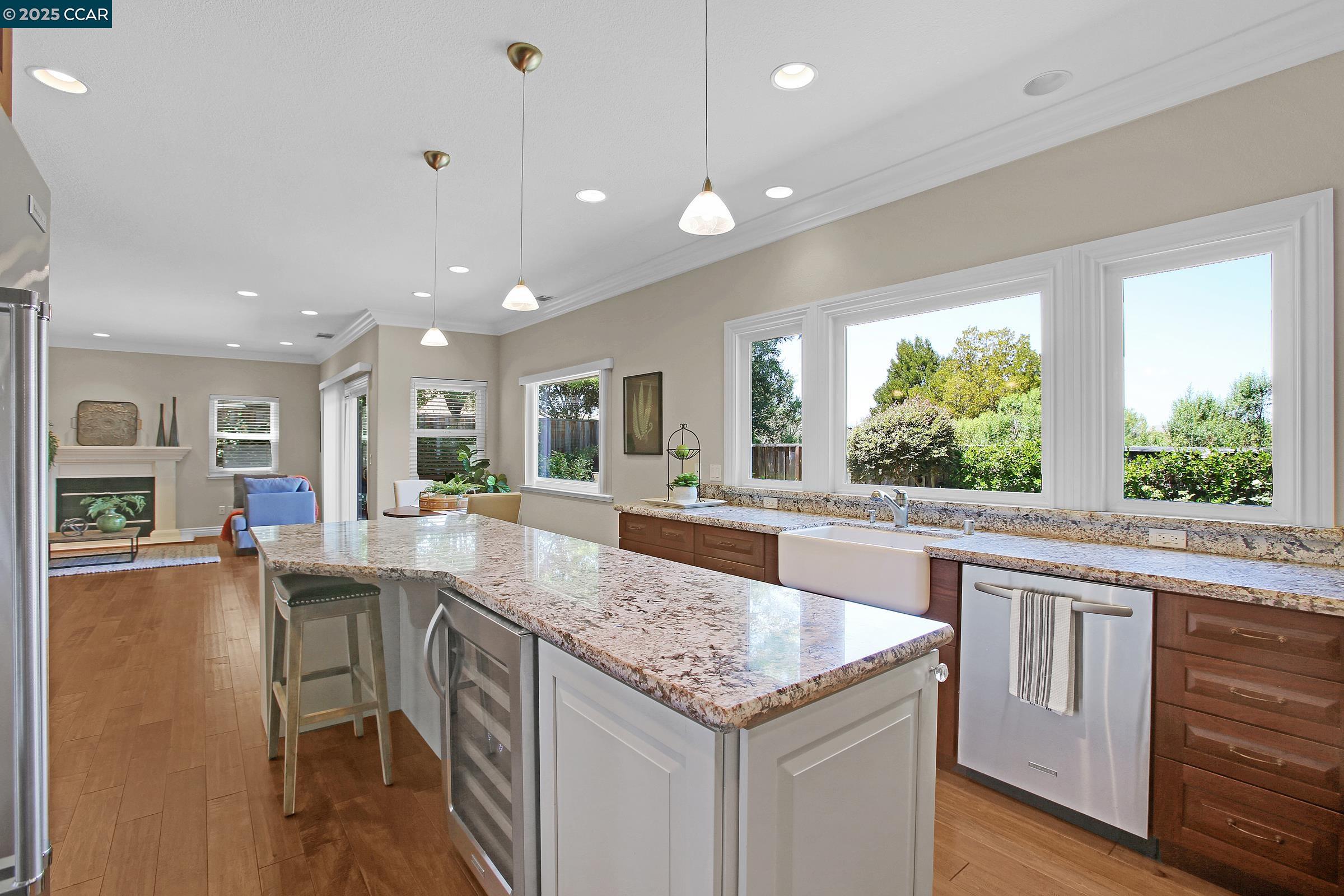 Detail Gallery Image 12 of 33 For 706 Endsliegh Ct, Danville,  CA 94506 - 5 Beds | 3 Baths