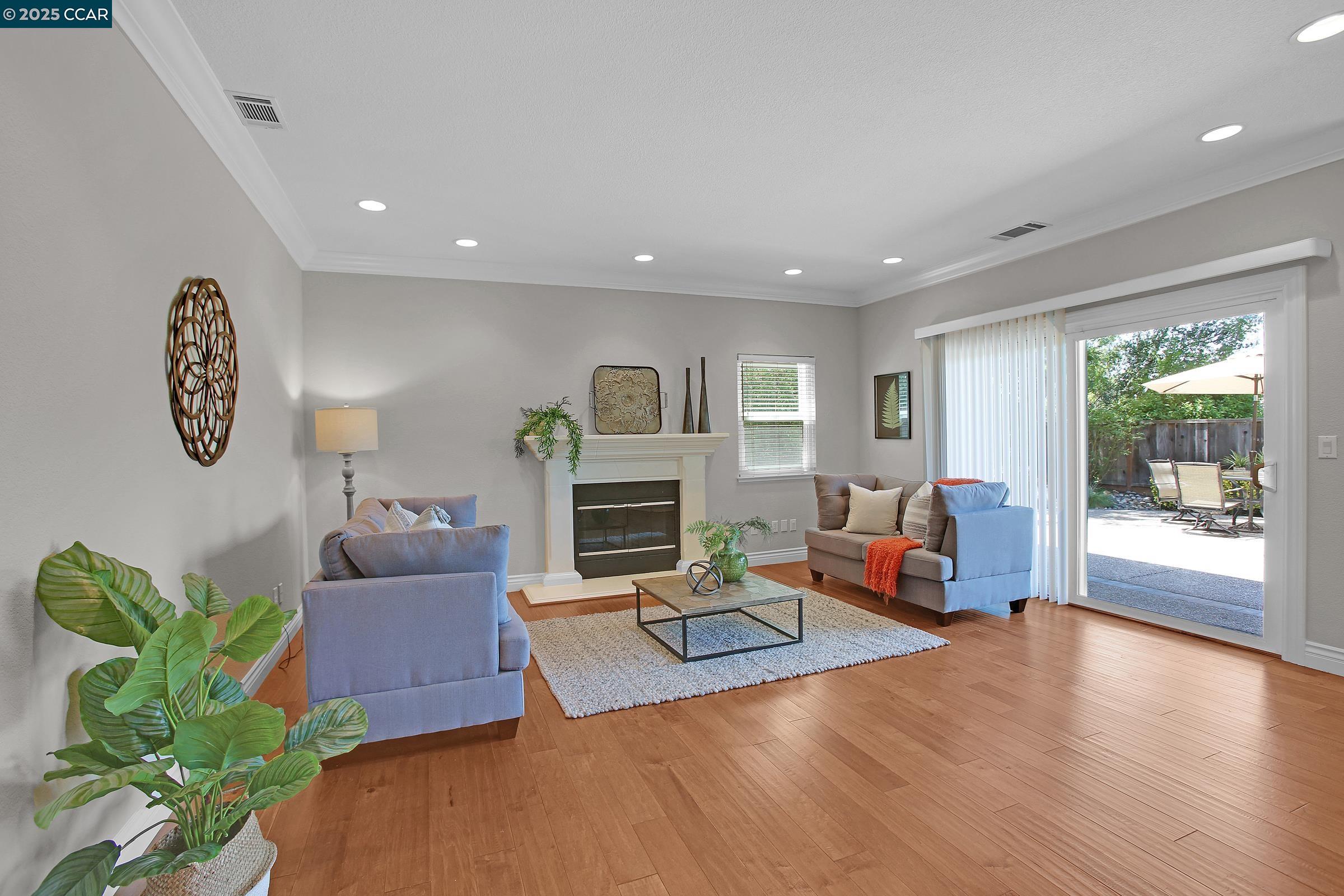 Detail Gallery Image 15 of 33 For 706 Endsliegh Ct, Danville,  CA 94506 - 5 Beds | 3 Baths