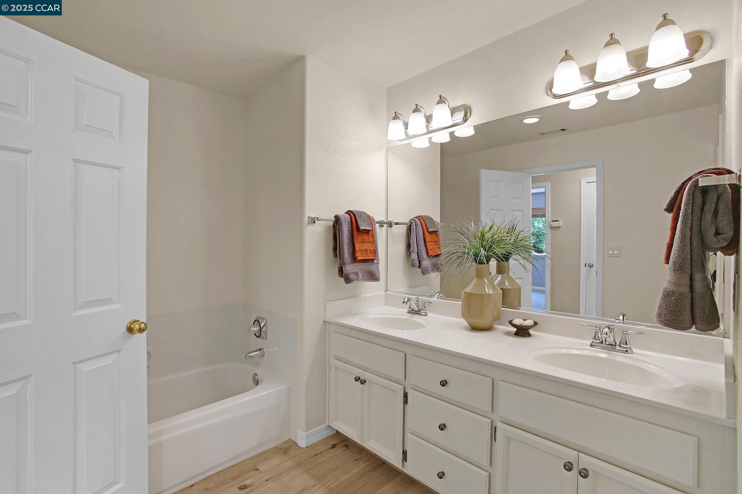 Detail Gallery Image 23 of 33 For 706 Endsliegh Ct, Danville,  CA 94506 - 5 Beds | 3 Baths