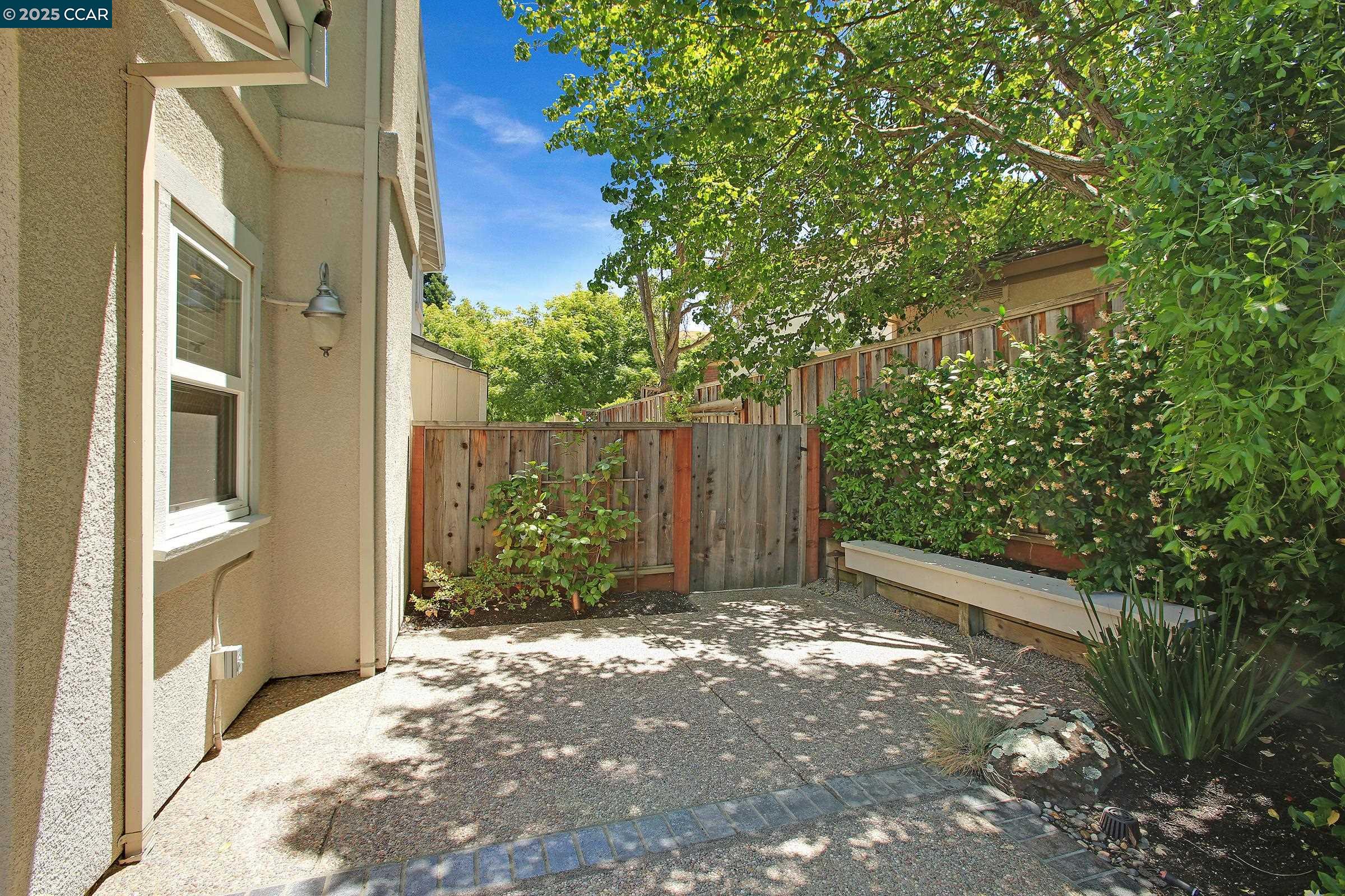 Detail Gallery Image 29 of 33 For 706 Endsliegh Ct, Danville,  CA 94506 - 5 Beds | 3 Baths