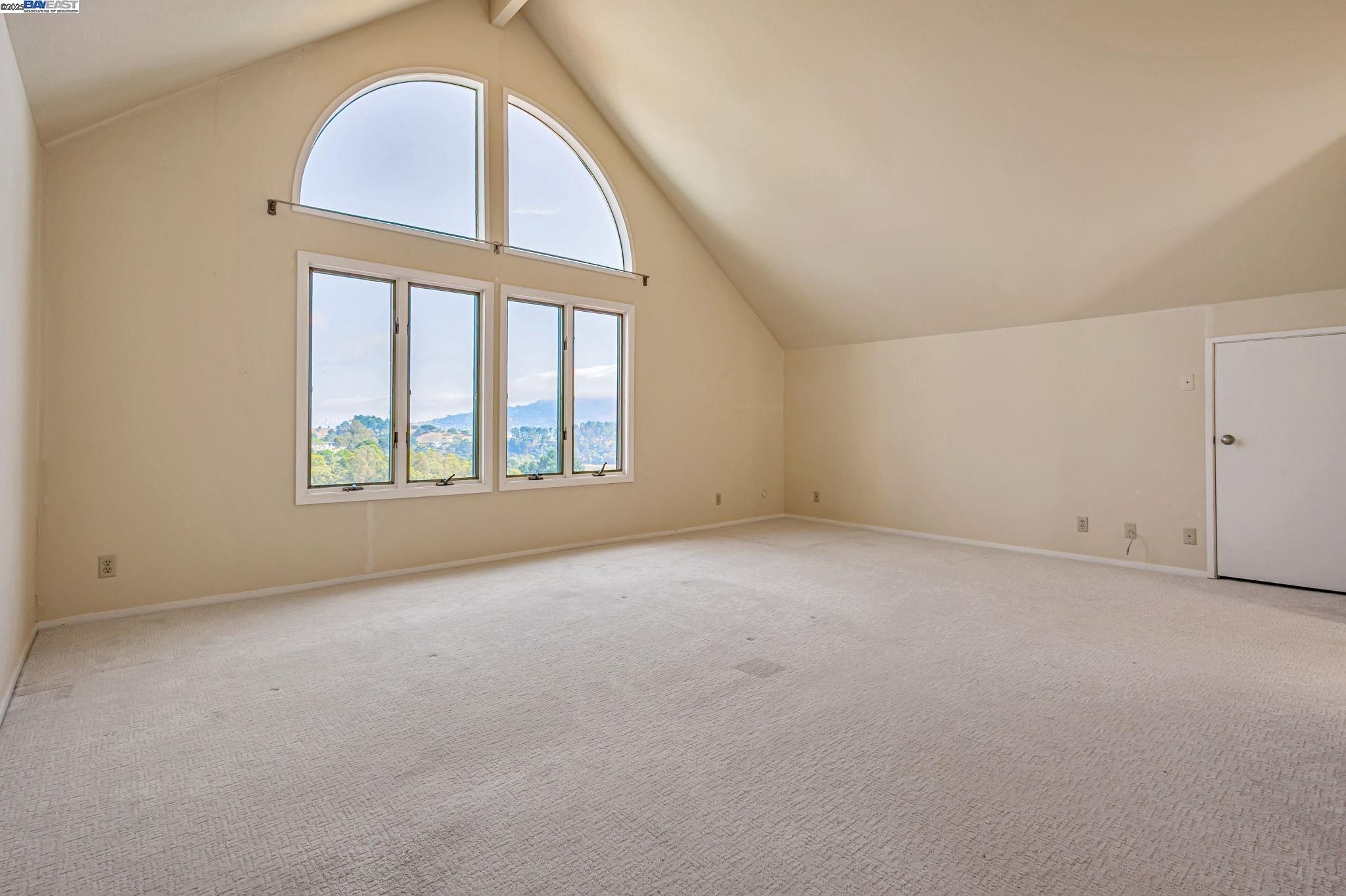 Detail Gallery Image 12 of 32 For 62 Milland Dr, Mill Valley,  CA 94941 - 3 Beds | 2/1 Baths