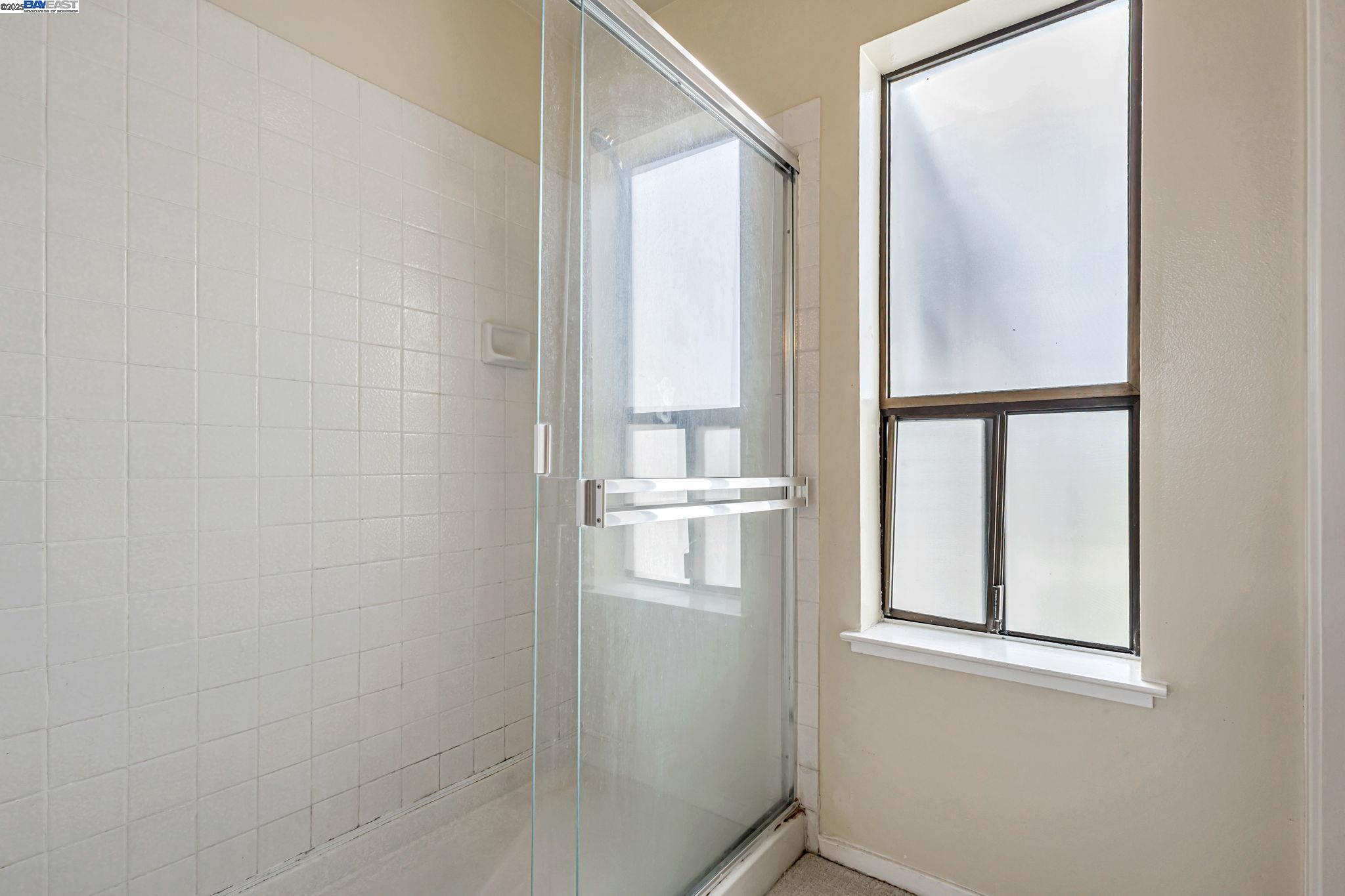 Detail Gallery Image 16 of 32 For 62 Milland Dr, Mill Valley,  CA 94941 - 3 Beds | 2/1 Baths