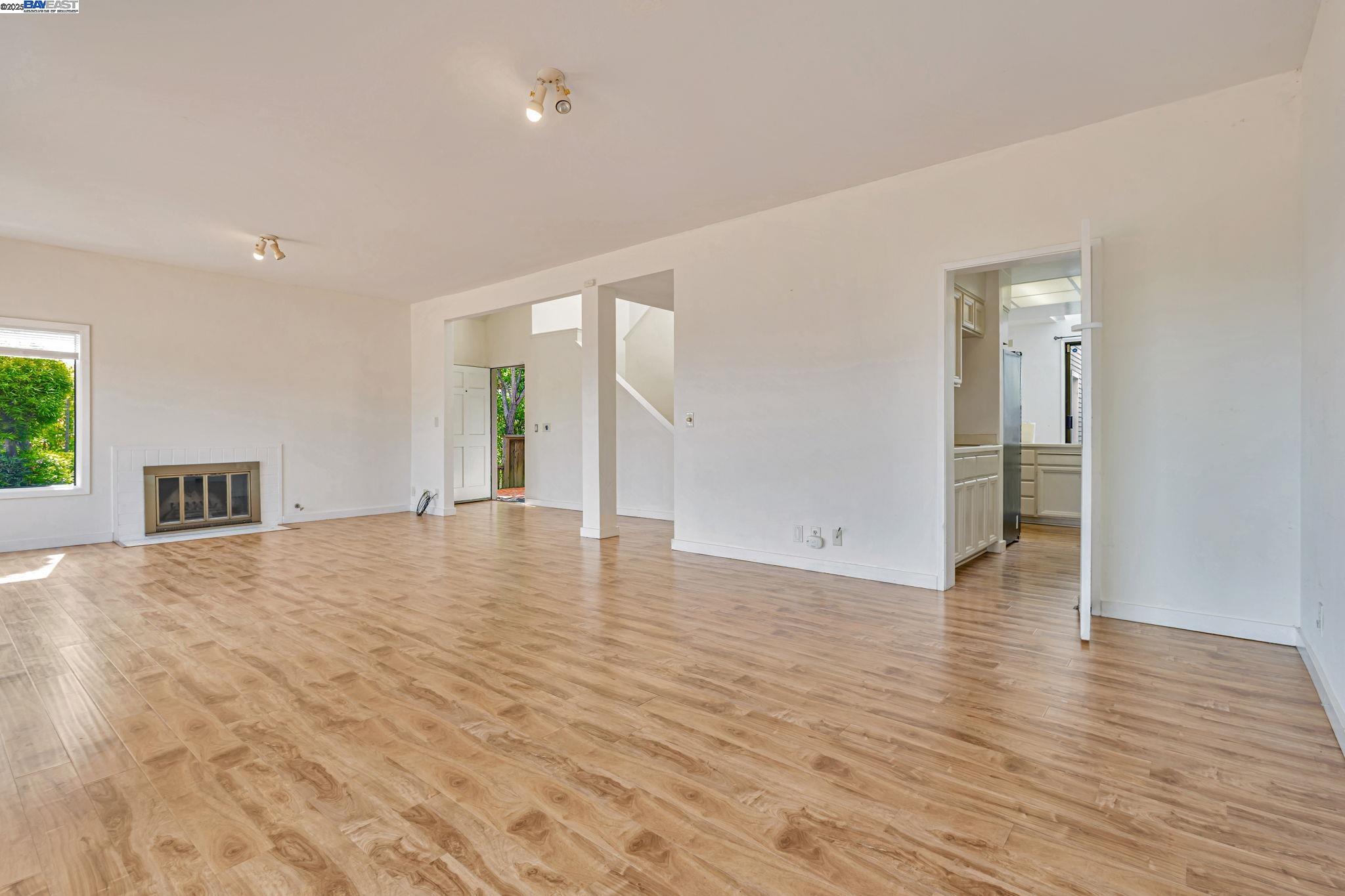 Detail Gallery Image 4 of 32 For 62 Milland Dr, Mill Valley,  CA 94941 - 3 Beds | 2/1 Baths