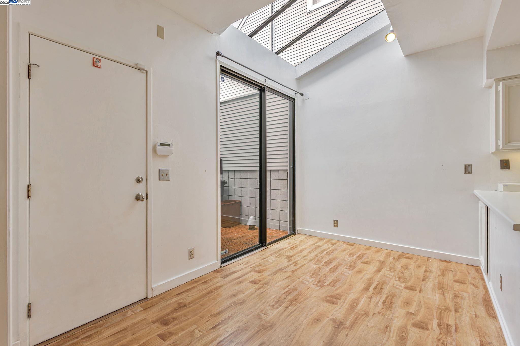 Detail Gallery Image 9 of 32 For 62 Milland Dr, Mill Valley,  CA 94941 - 3 Beds | 2/1 Baths