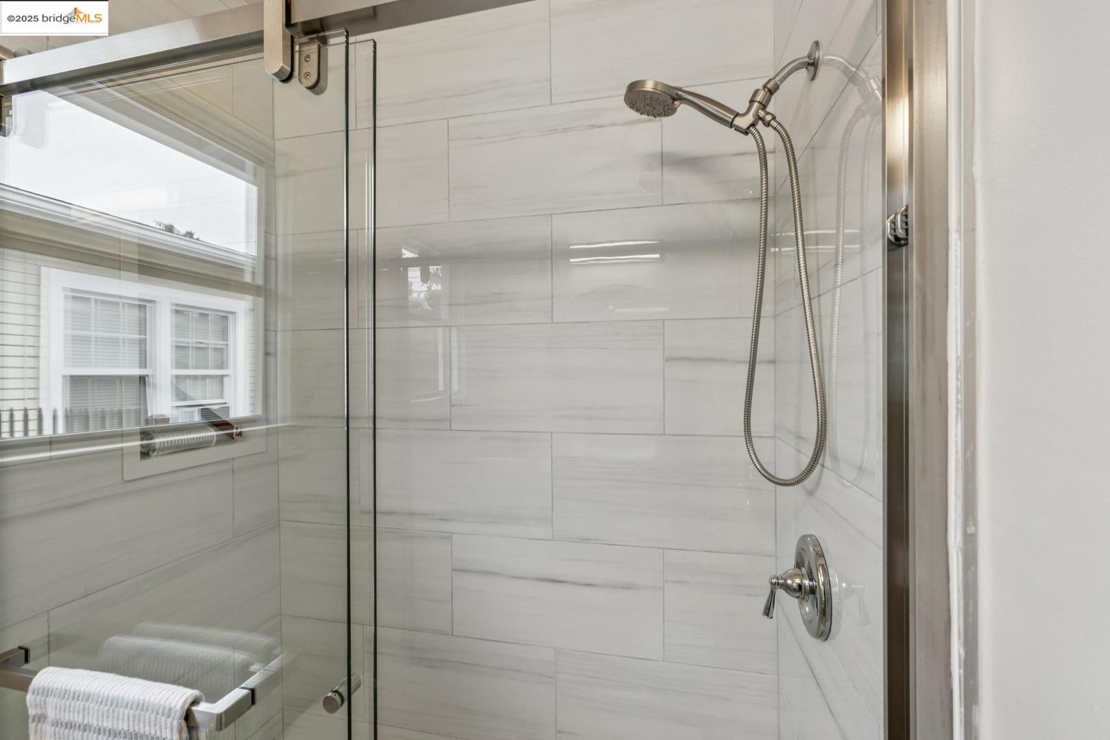 Detail Gallery Image 11 of 35 For 3644 Redding St, Oakland,  CA 94619 - 2 Beds | 1 Baths