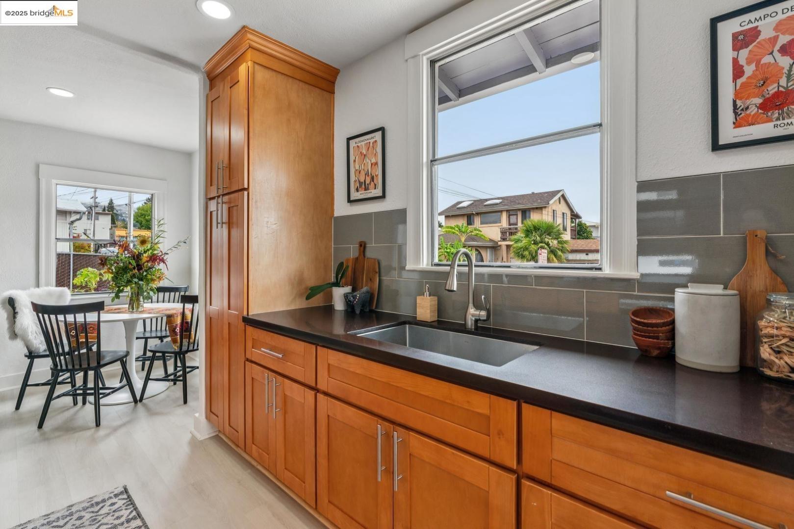 Detail Gallery Image 14 of 35 For 3644 Redding St, Oakland,  CA 94619 - 2 Beds | 1 Baths