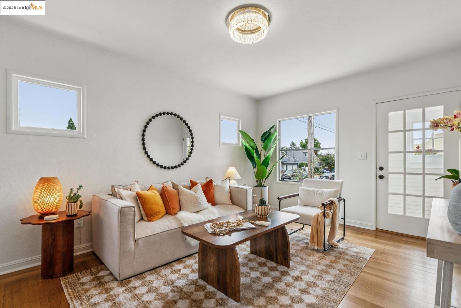 Detail Gallery Image 5 of 35 For 3644 Redding St, Oakland,  CA 94619 - 2 Beds | 1 Baths