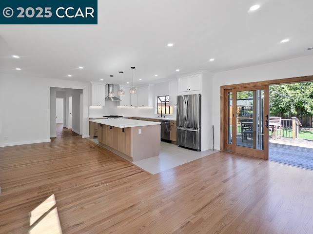 Detail Gallery Image 2 of 27 For 3288 Hudson Ave, Walnut Creek,  CA 94597 - 3 Beds | 2 Baths
