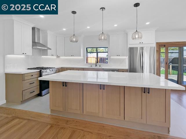 Detail Gallery Image 4 of 27 For 3288 Hudson Ave, Walnut Creek,  CA 94597 - 3 Beds | 2 Baths