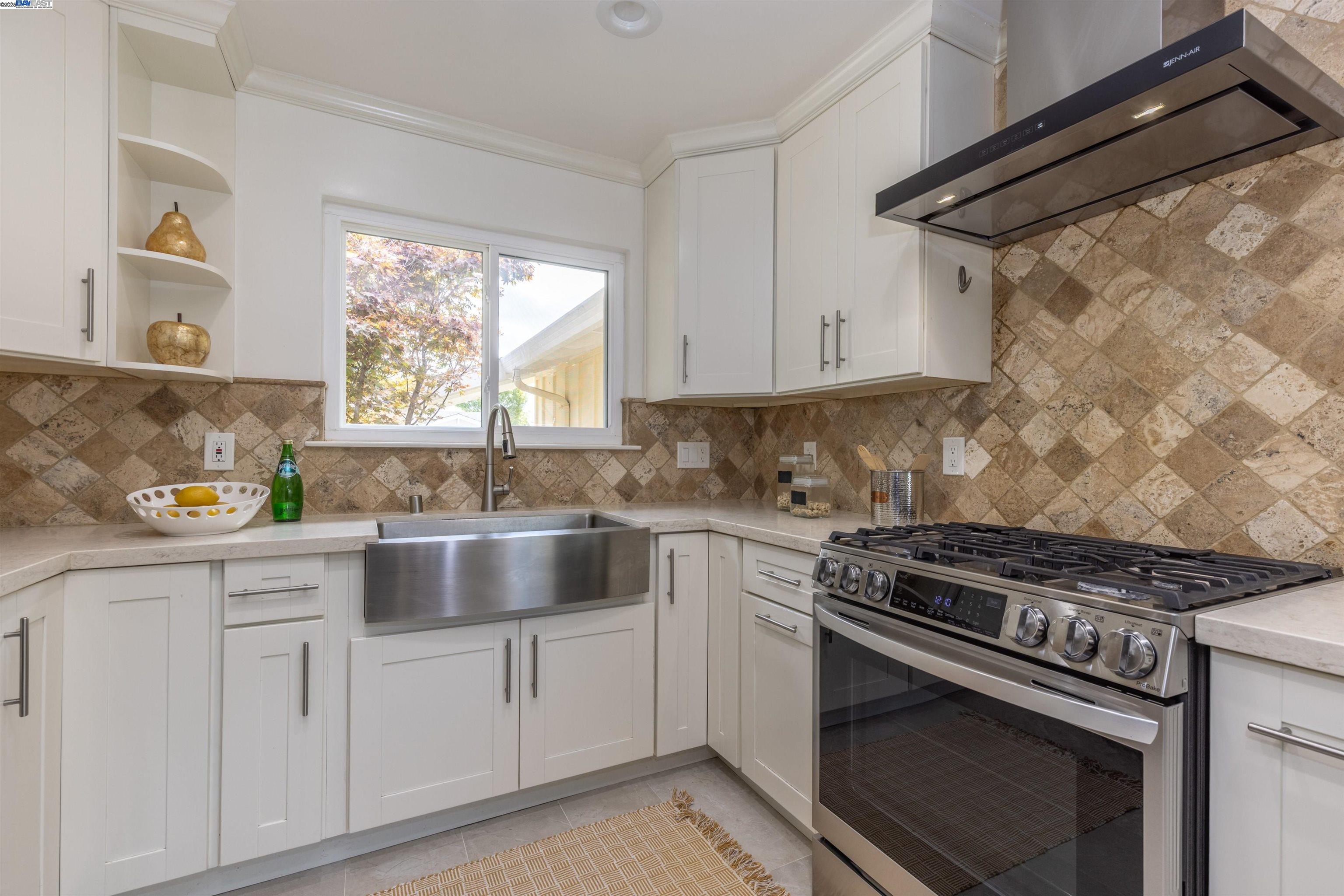 Detail Gallery Image 11 of 44 For 5303 Stirling Ct, Newark,  CA 94560 - 4 Beds | 2 Baths