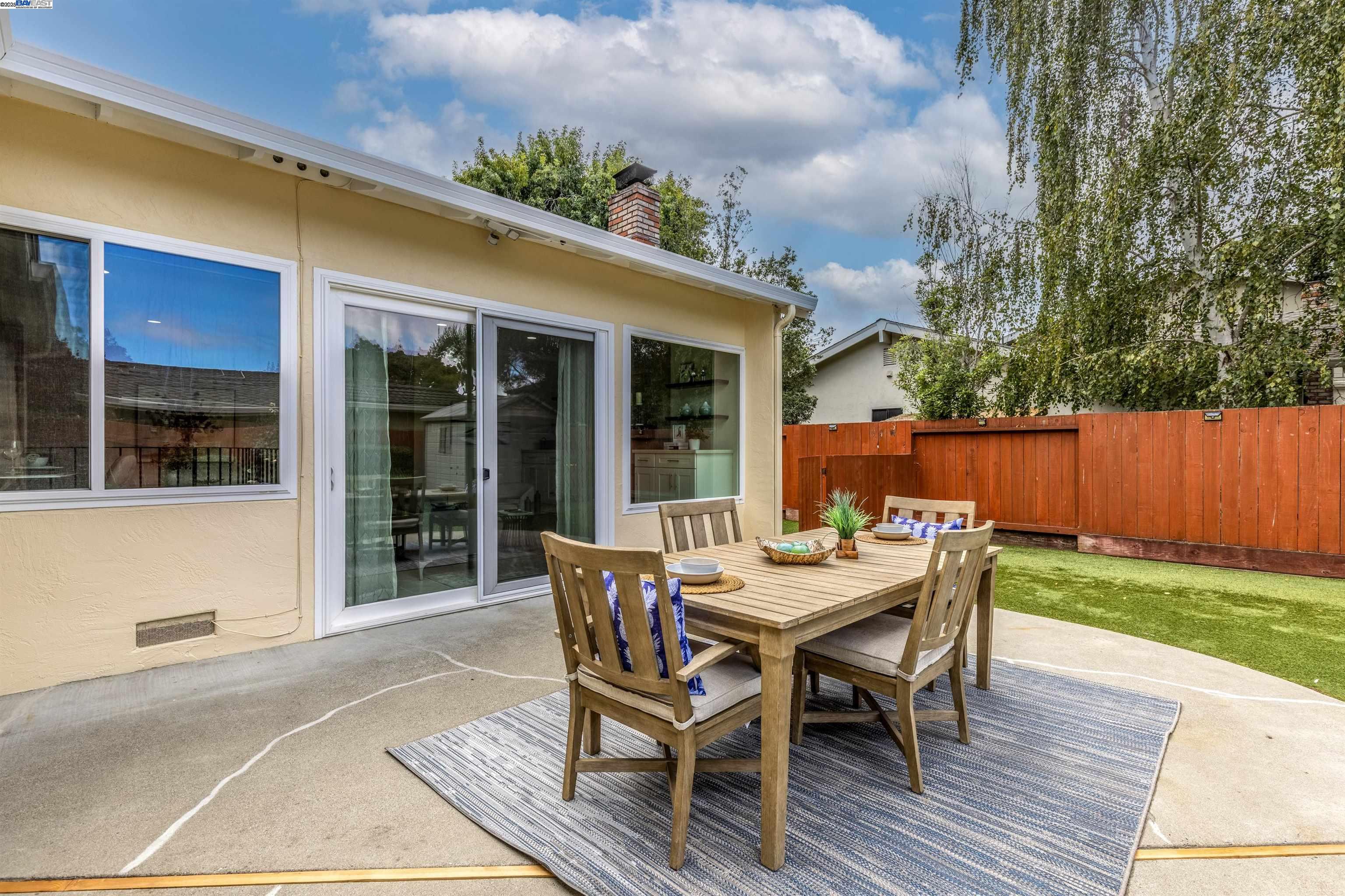 Detail Gallery Image 27 of 44 For 5303 Stirling Ct, Newark,  CA 94560 - 4 Beds | 2 Baths