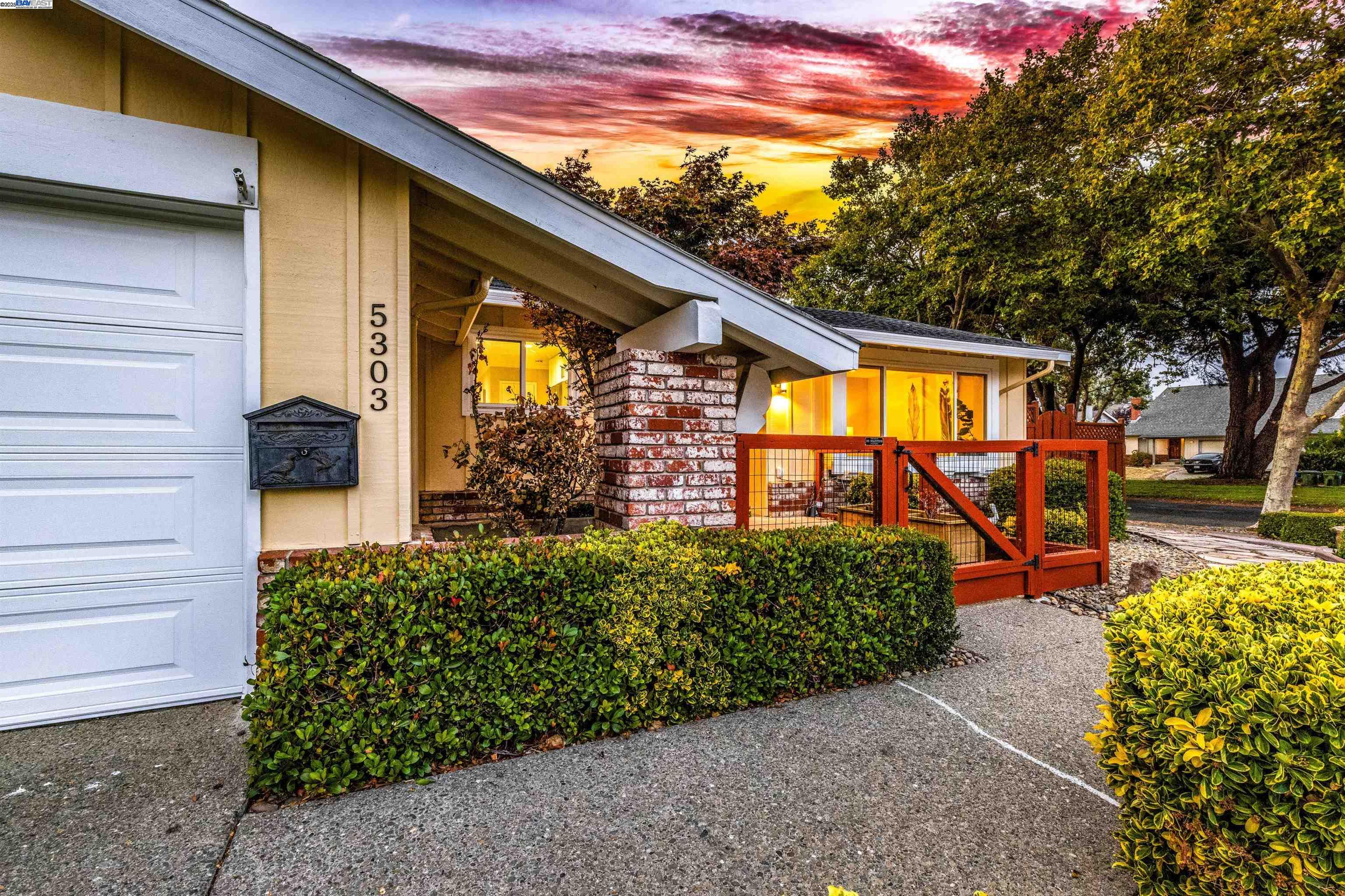 Detail Gallery Image 42 of 44 For 5303 Stirling Ct, Newark,  CA 94560 - 4 Beds | 2 Baths