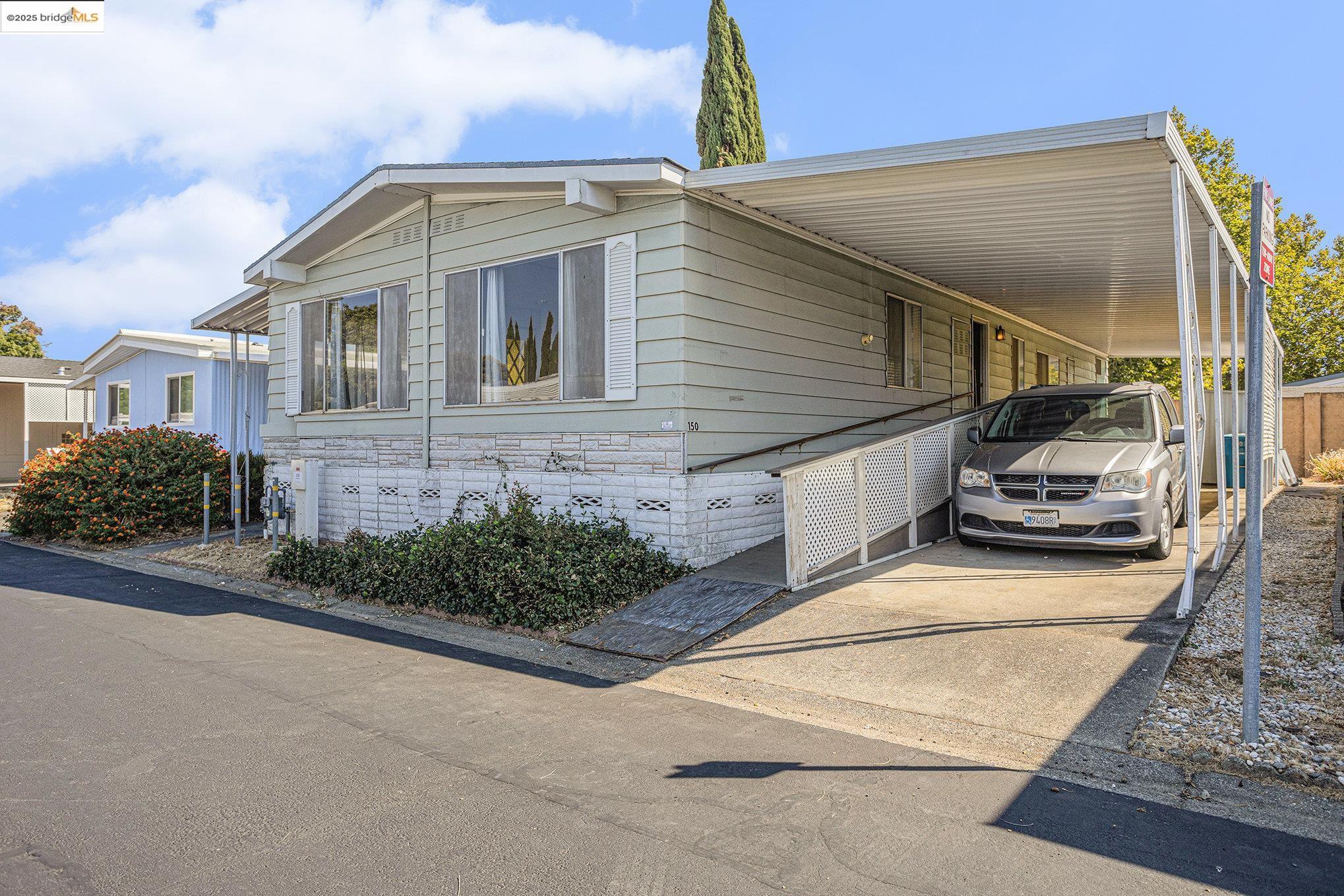 Detail Gallery Image 1 of 30 For 1597 Alamo Drive #150,  Vacaville,  CA 95687 - 2 Beds | 2 Baths