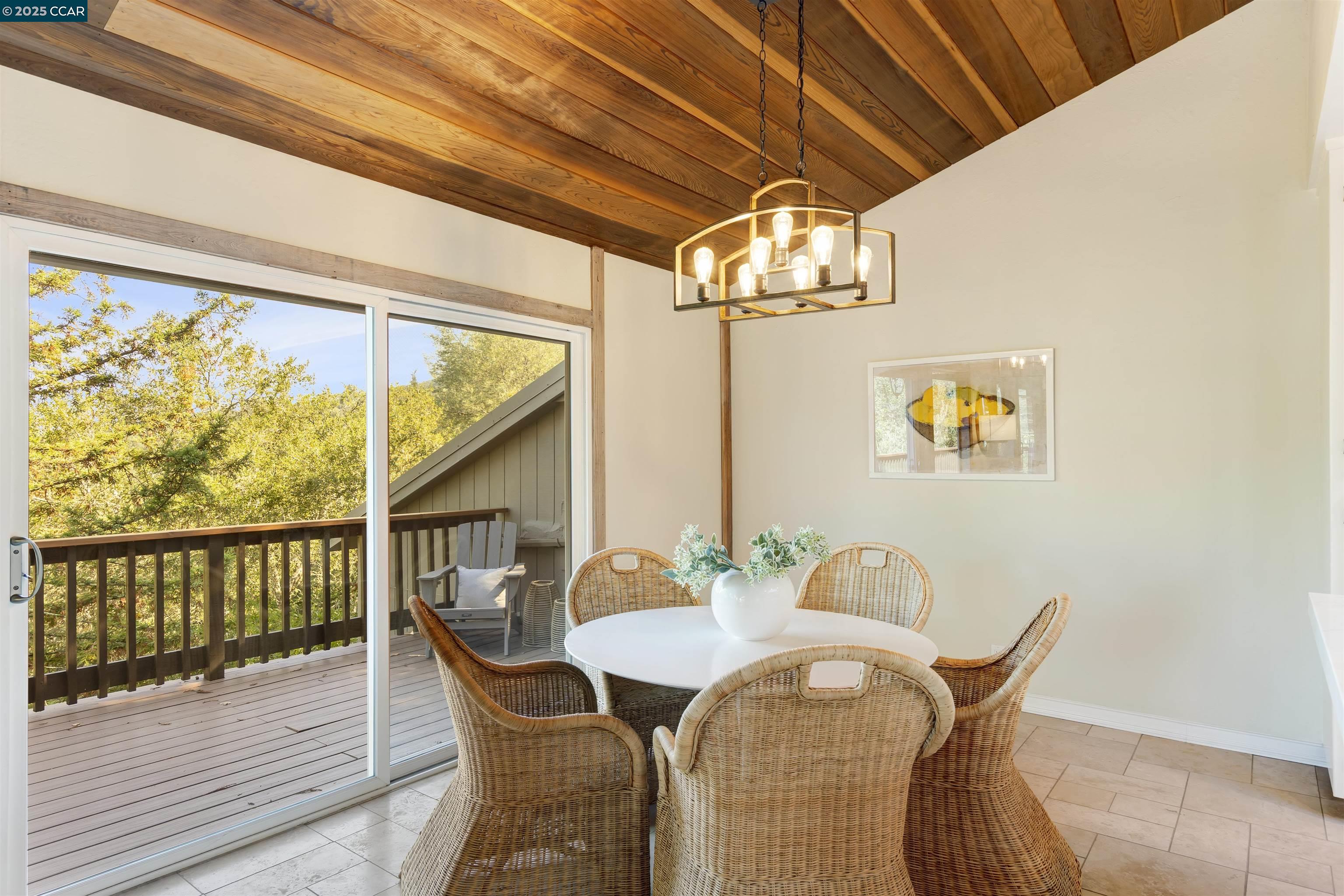 Detail Gallery Image 12 of 60 For 33 Marston Rd, Orinda,  CA 94563 - 4 Beds | 4/1 Baths