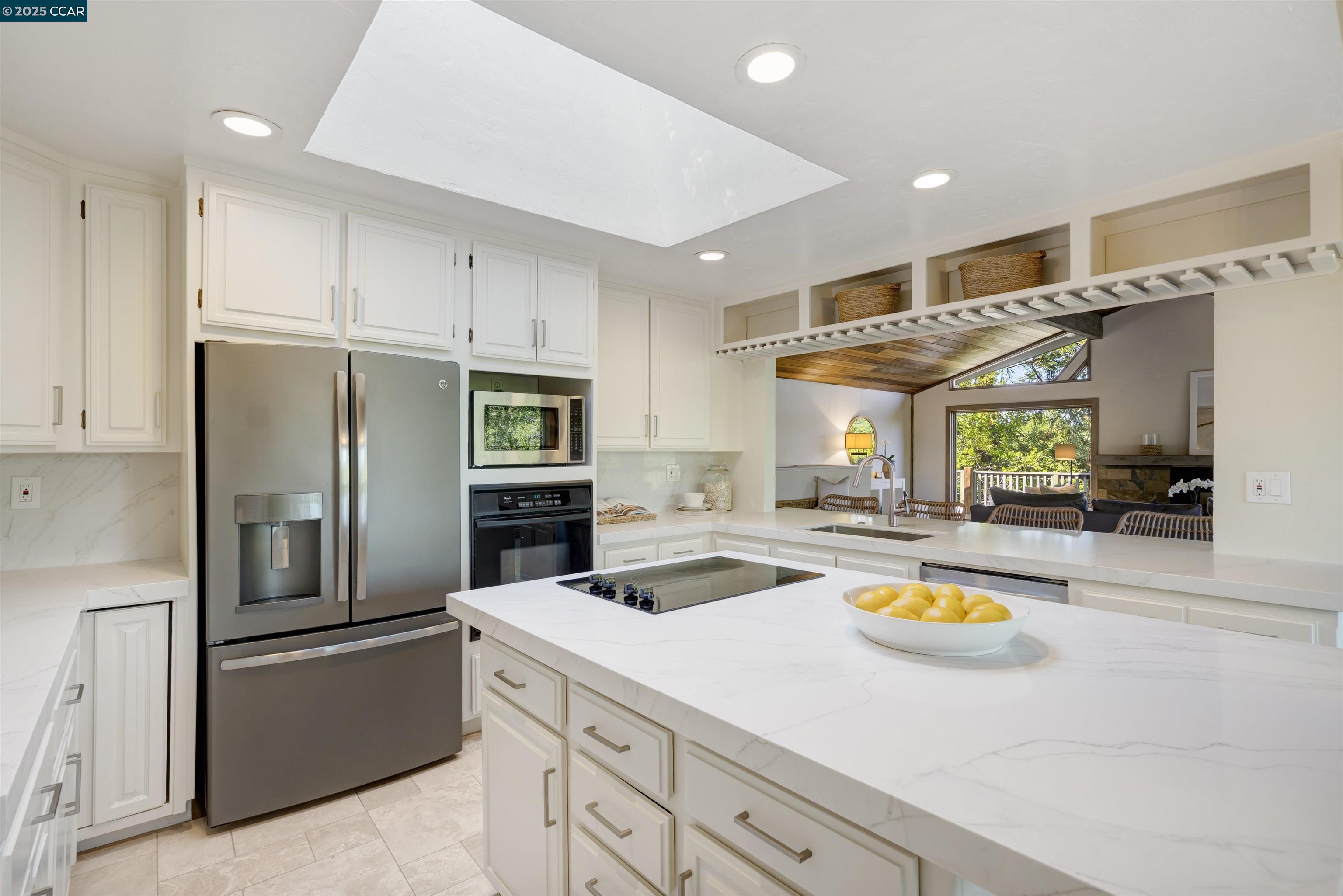 Detail Gallery Image 15 of 60 For 33 Marston Rd, Orinda,  CA 94563 - 4 Beds | 4/1 Baths