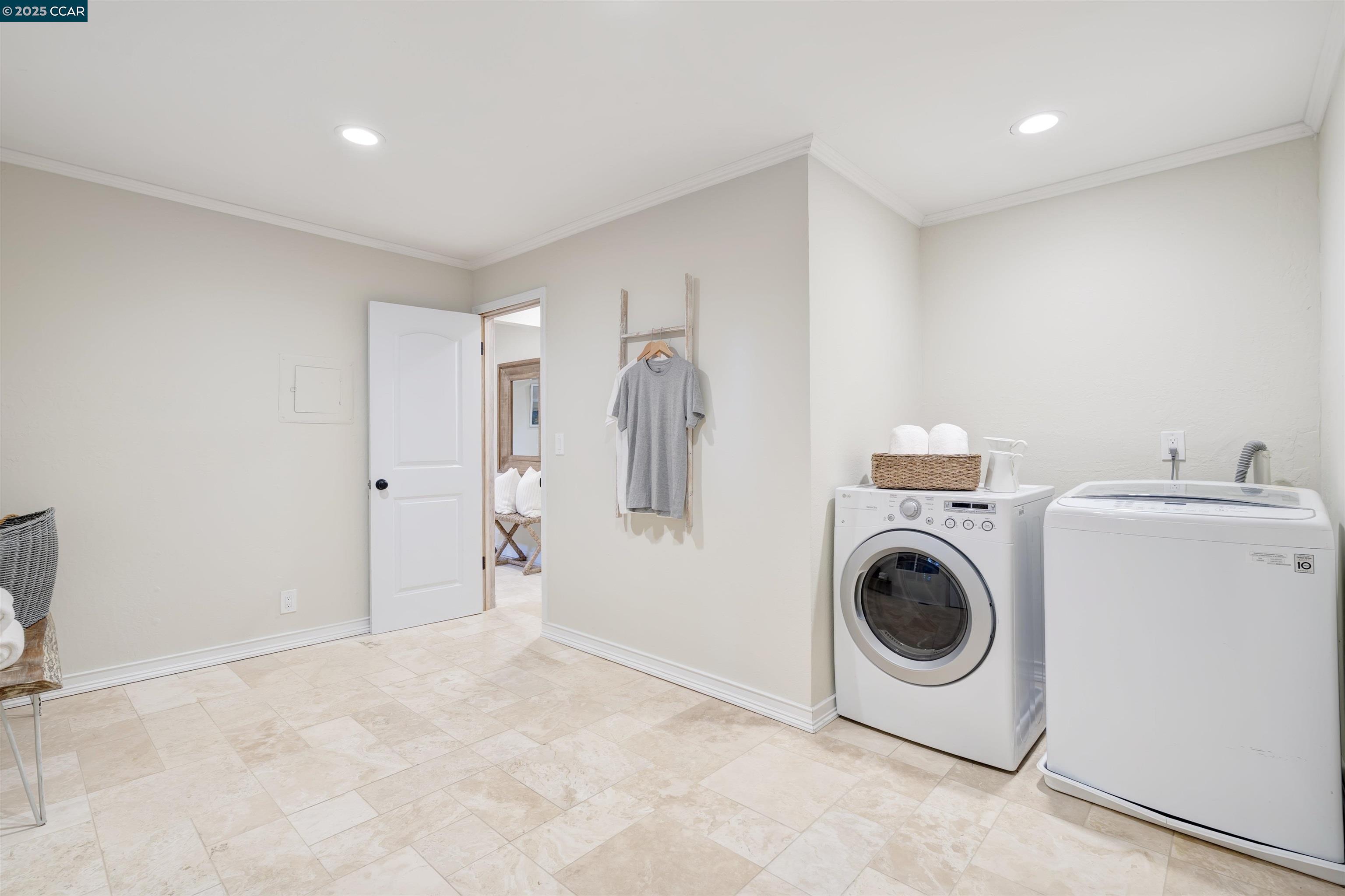 Detail Gallery Image 30 of 60 For 33 Marston Rd, Orinda,  CA 94563 - 4 Beds | 4/1 Baths