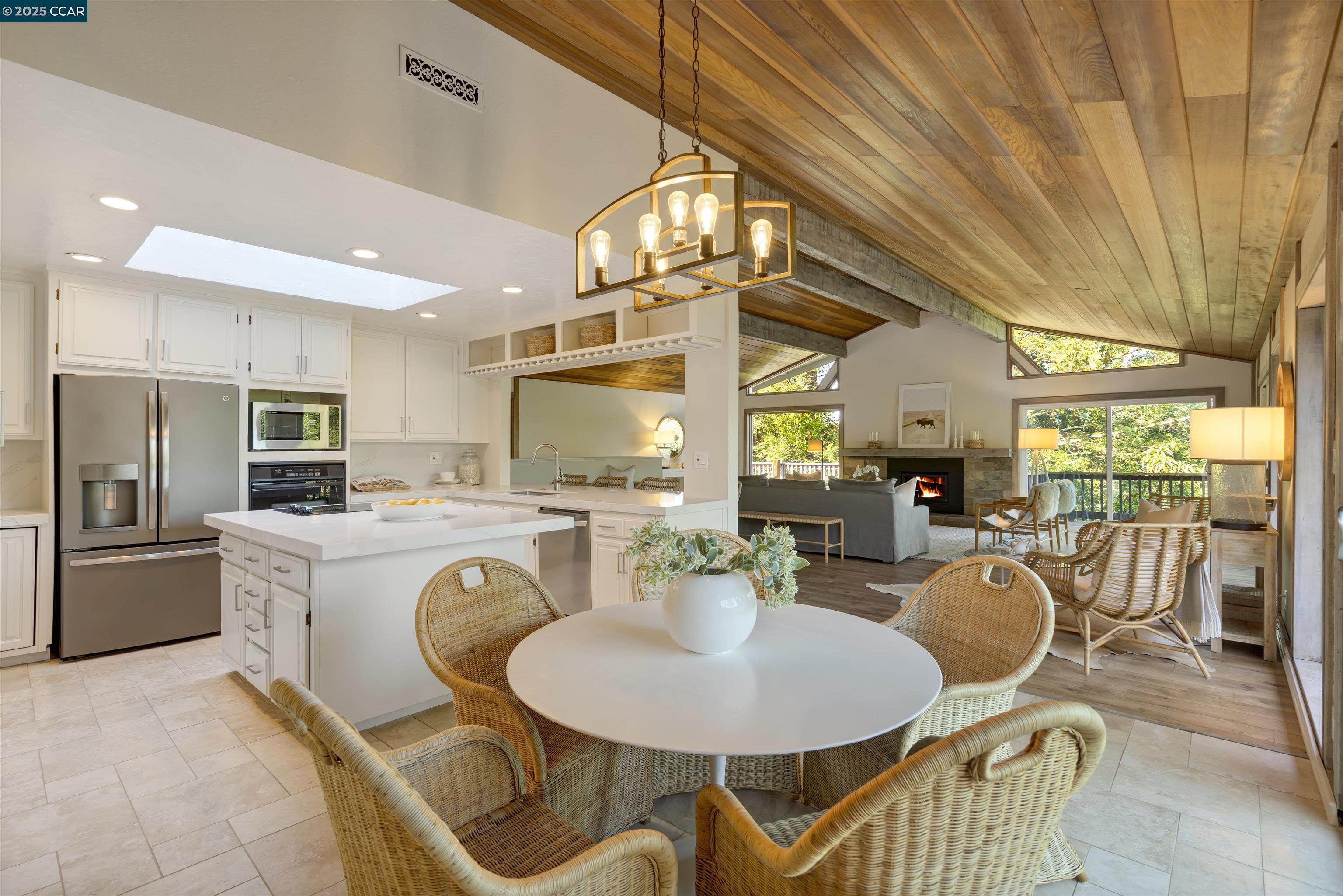 Detail Gallery Image 7 of 60 For 33 Marston Rd, Orinda,  CA 94563 - 4 Beds | 4/1 Baths