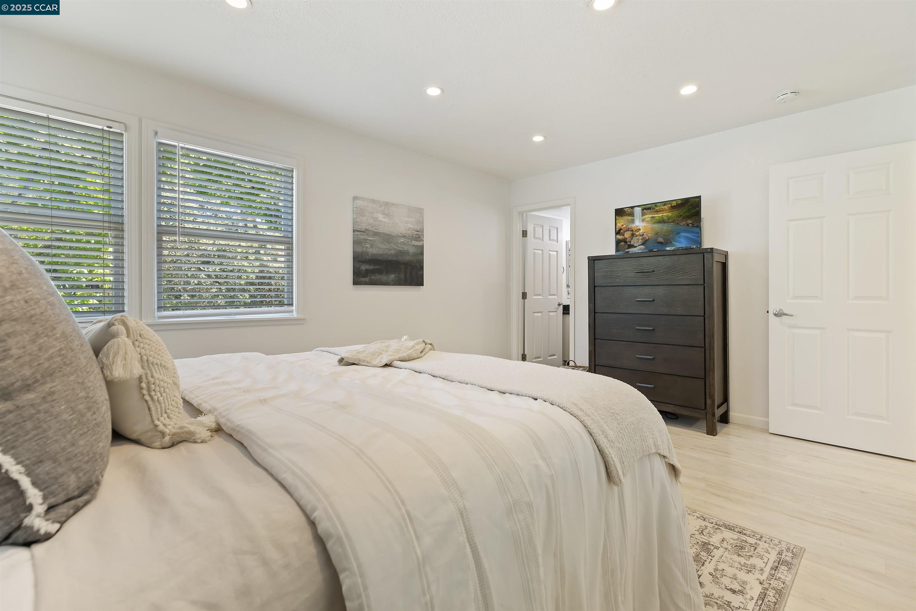 Photo #17: 41111626 Listing: Photo #17